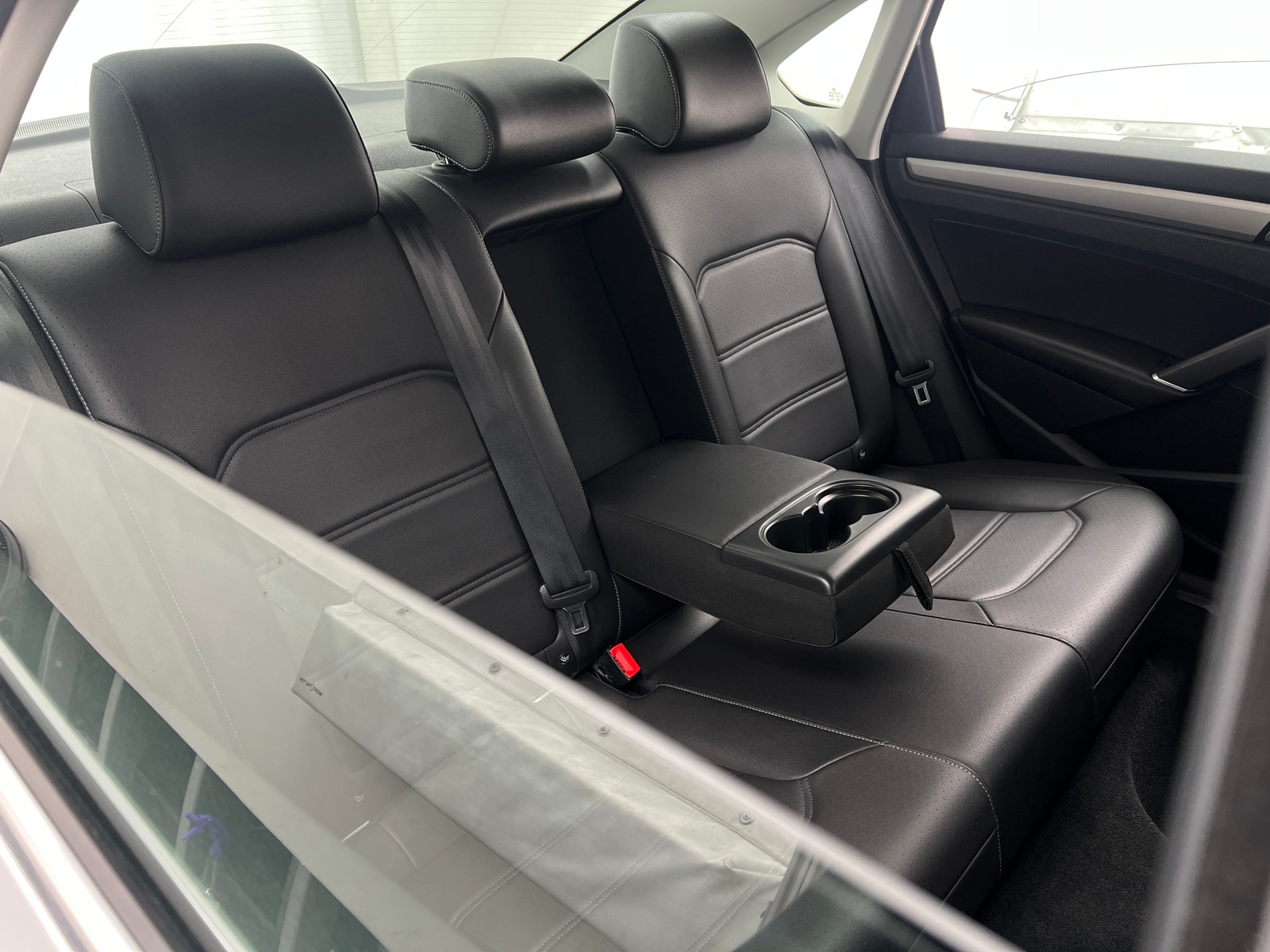 Thumbnail: 2020 Volkswagen Passat - 5