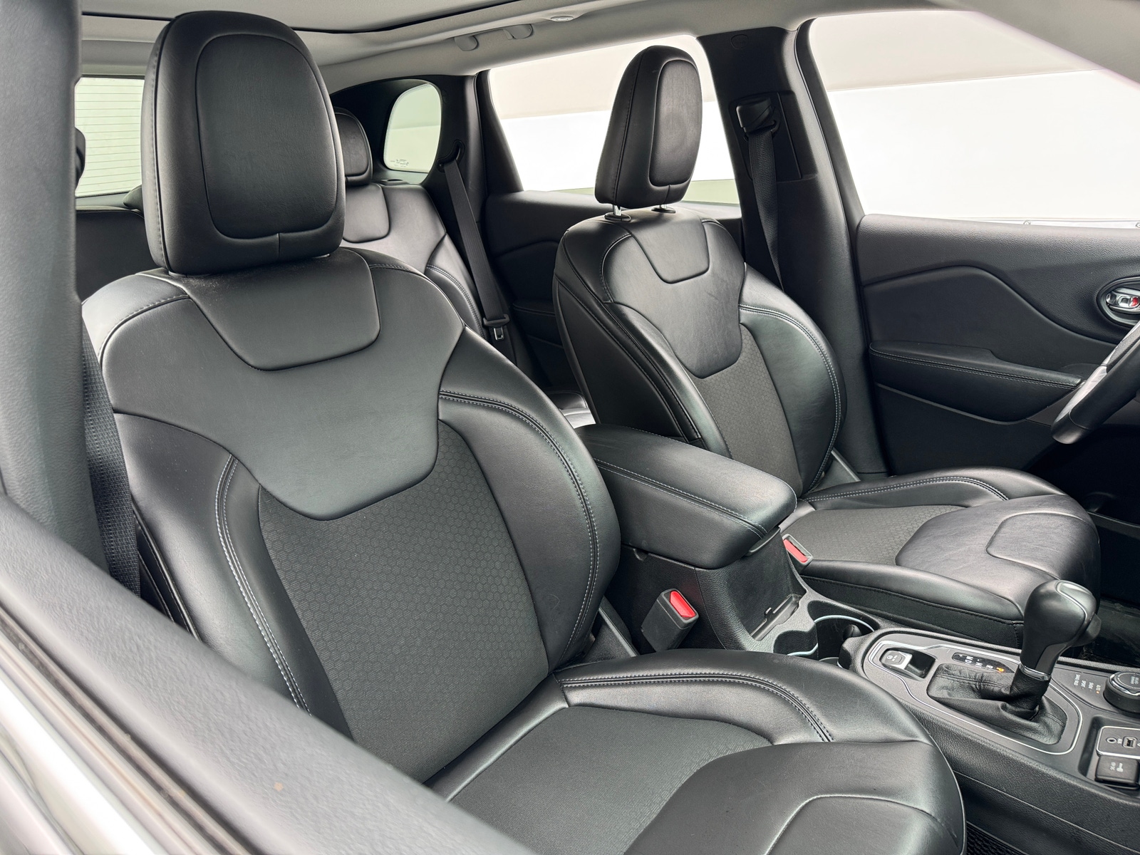 Thumbnail: 2019 Jeep Cherokee - 2