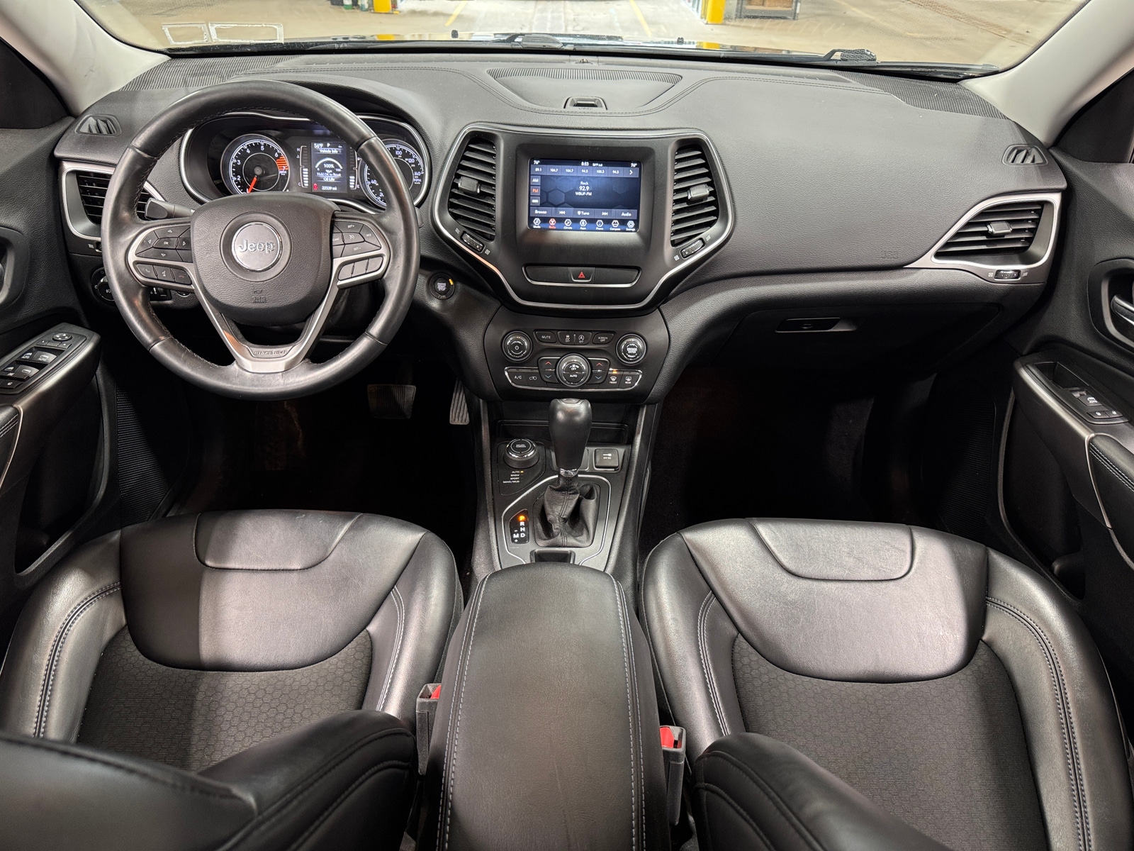 Thumbnail: 2019 Jeep Cherokee - 3