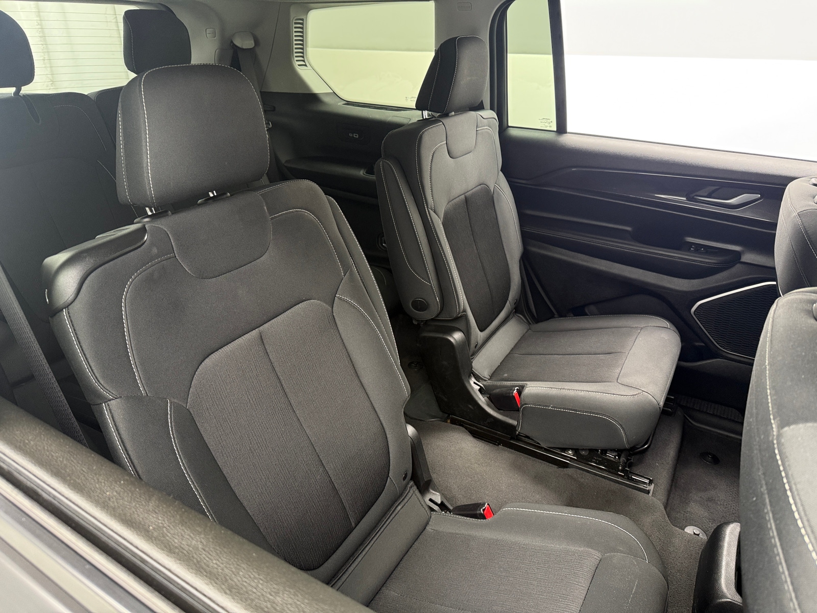 Thumbnail: 2022 Jeep Grand Cherokee L - 6