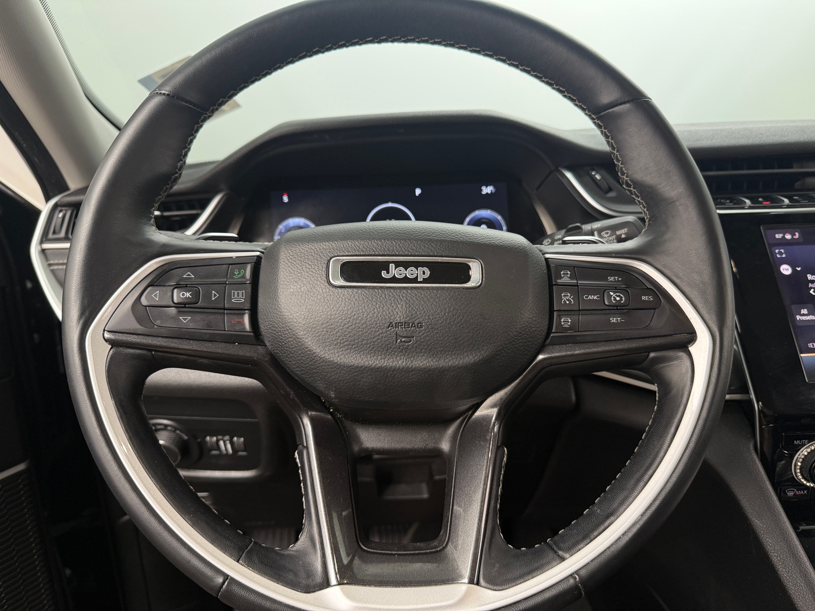 Thumbnail: 2022 Jeep Grand Cherokee L - 5