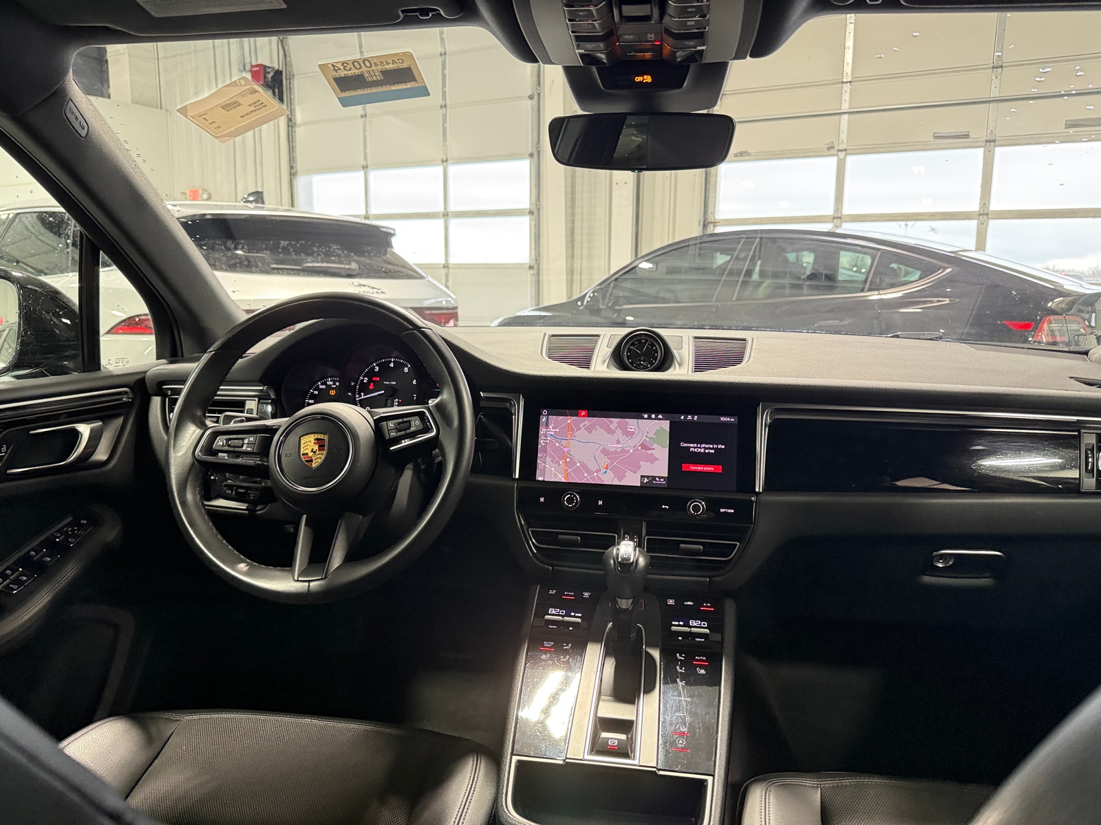 Thumbnail: 2023 Porsche Macan - 2