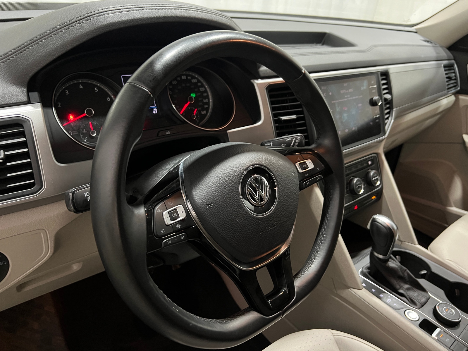Thumbnail: 2019 Volkswagen Atlas - 4