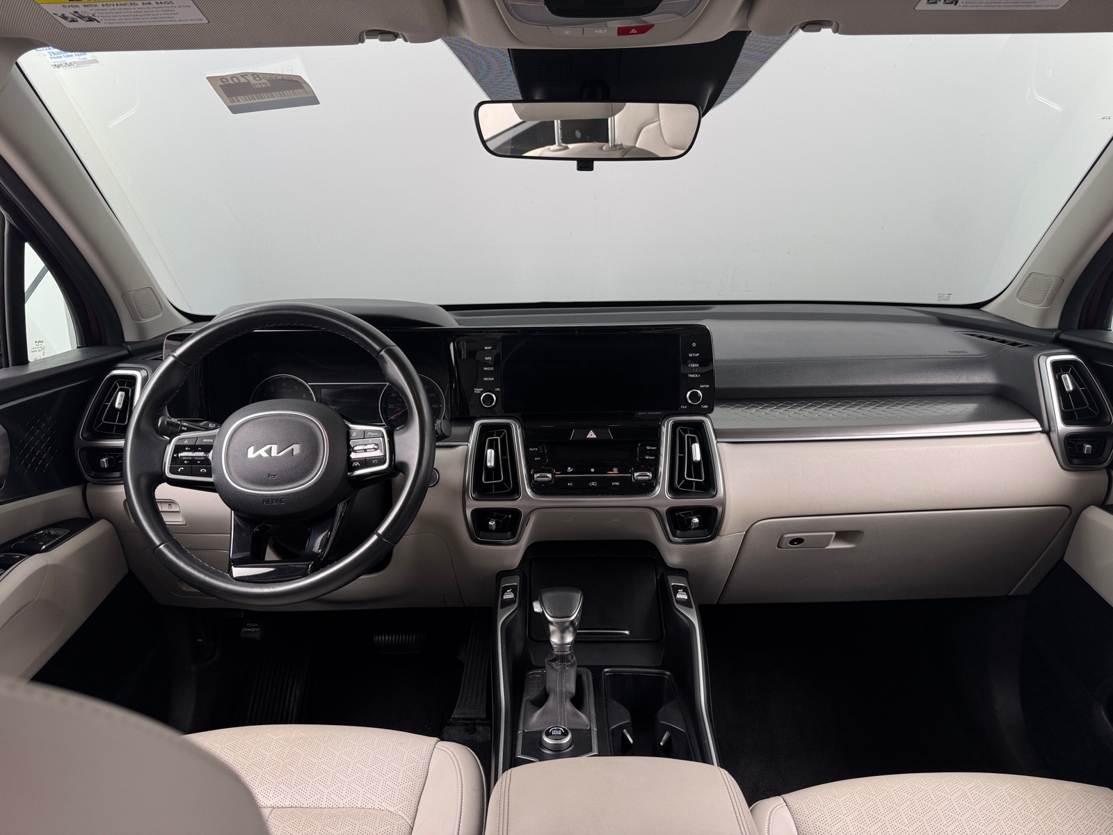 Thumbnail: 2023 Kia Sorento - 2