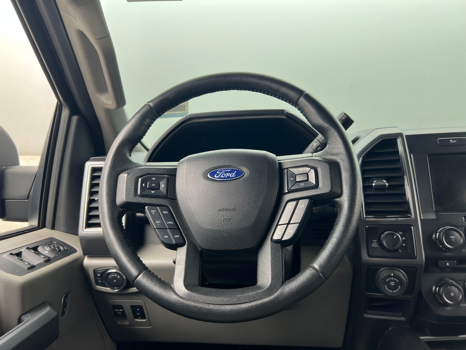 Thumbnail: 2018 Ford Econoline - 5