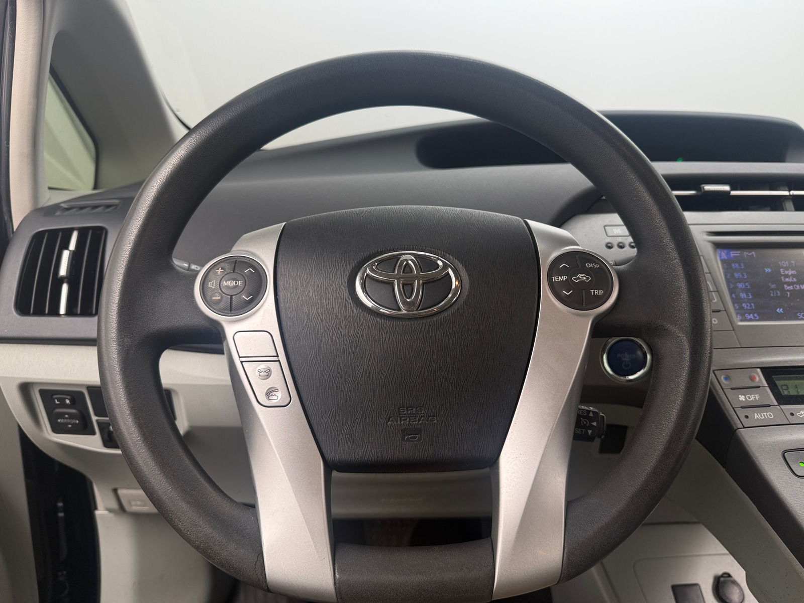 Thumbnail: 2013 Toyota Prius - 5