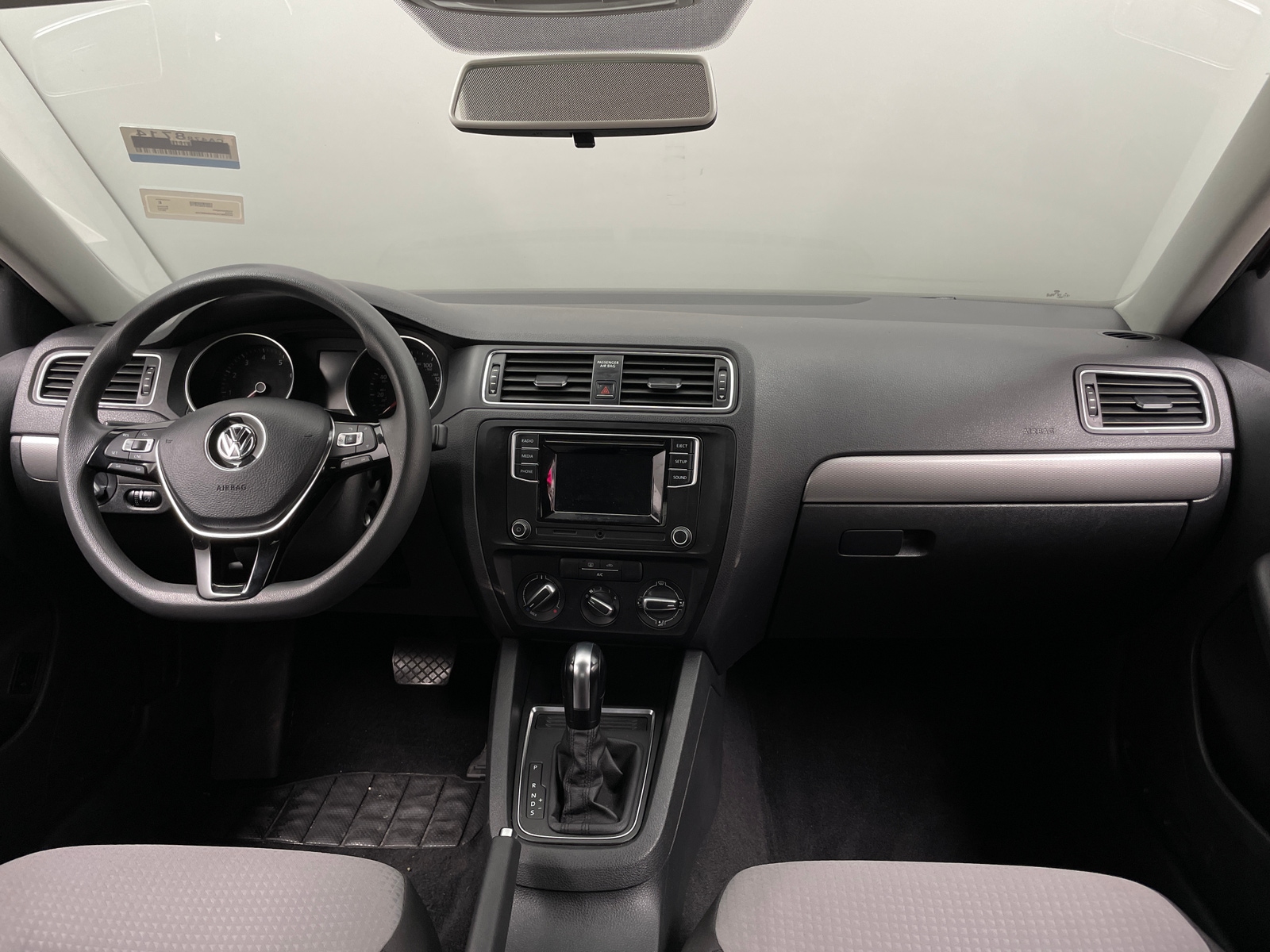 Thumbnail: 2017 Volkswagen Jetta - 3