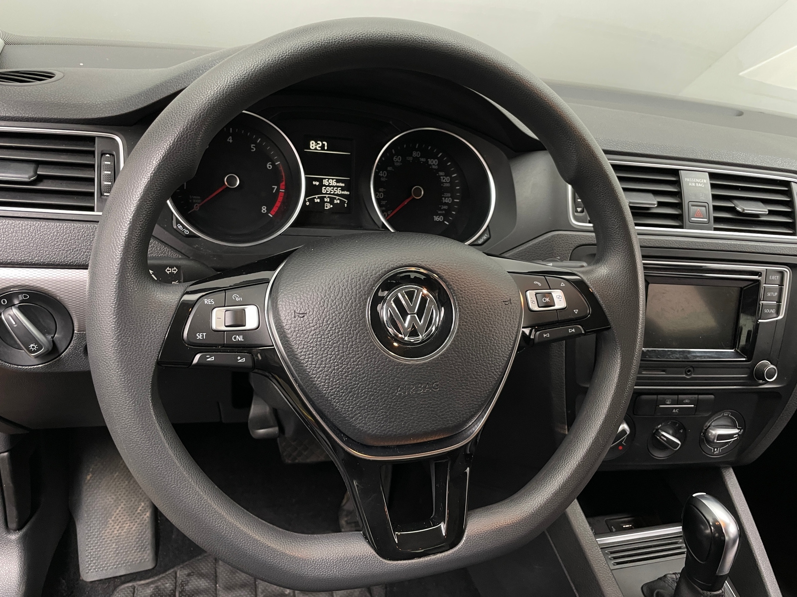 Thumbnail: 2017 Volkswagen Jetta - 5