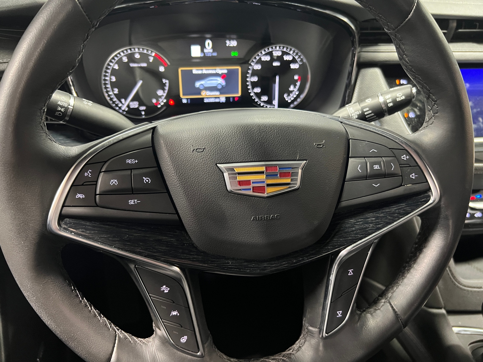 Thumbnail: 2023 Cadillac XT5 - 4