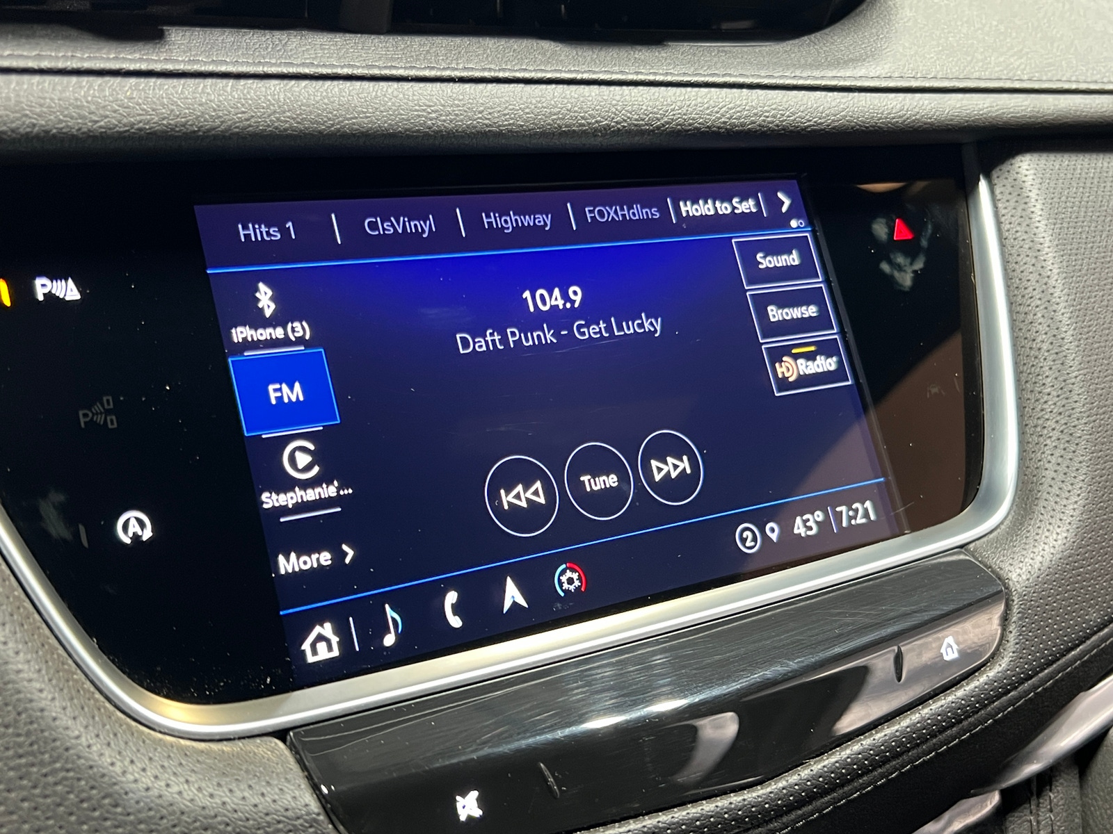 Thumbnail: 2023 Cadillac XT5 - 3