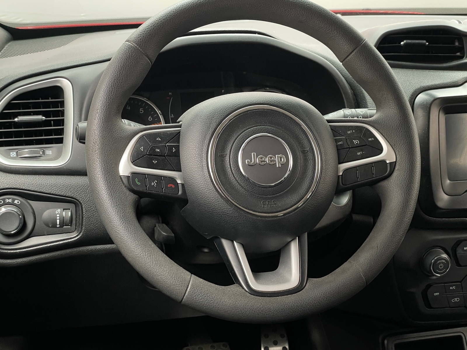 Thumbnail: 2021 Jeep Renegade - 5