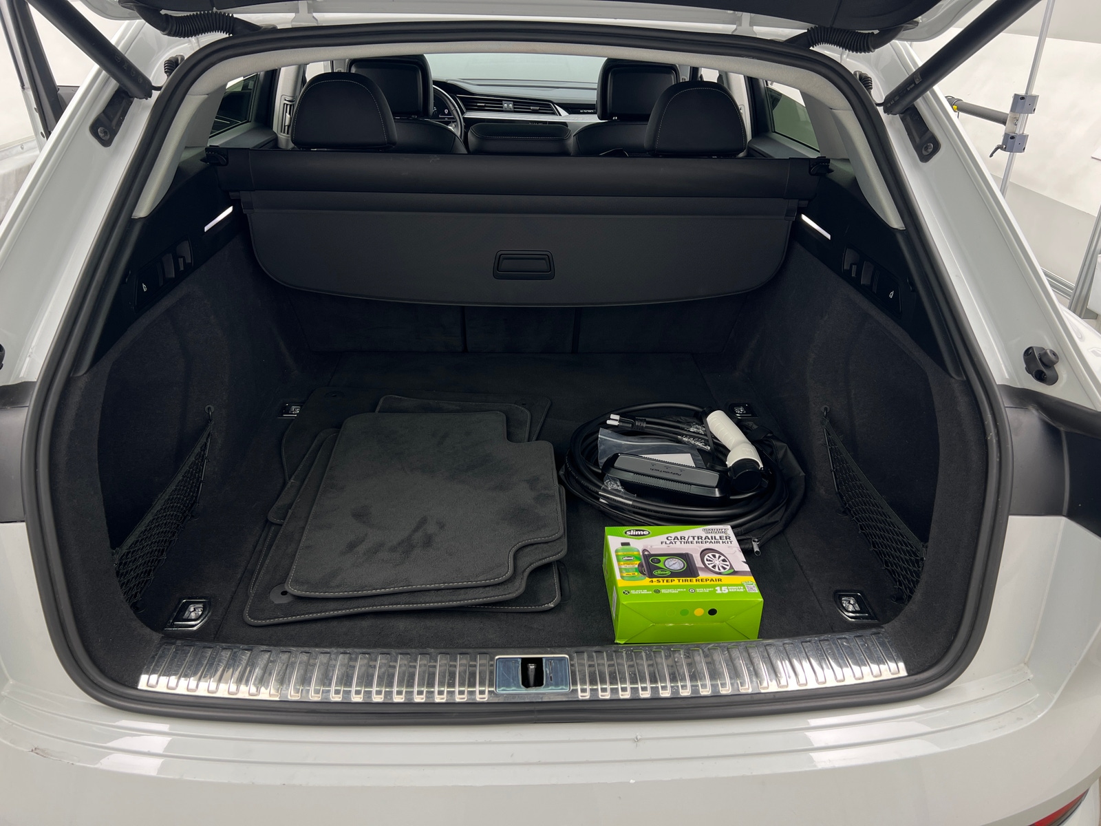 Thumbnail: 2022 Audi e-tron - 6