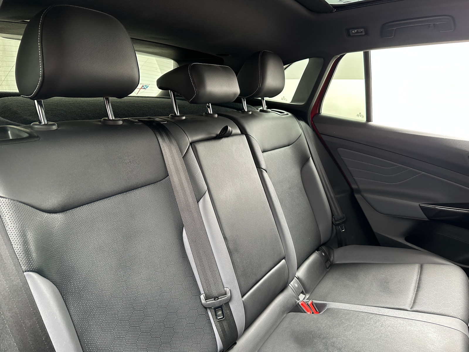 Thumbnail: 2023 Volkswagen ID.4 - 5