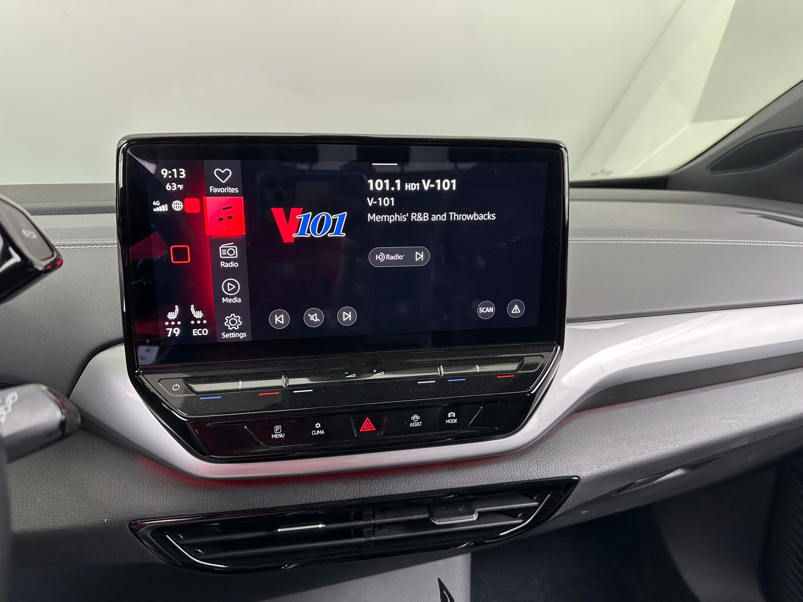 Thumbnail: 2023 Volkswagen ID.4 - 3