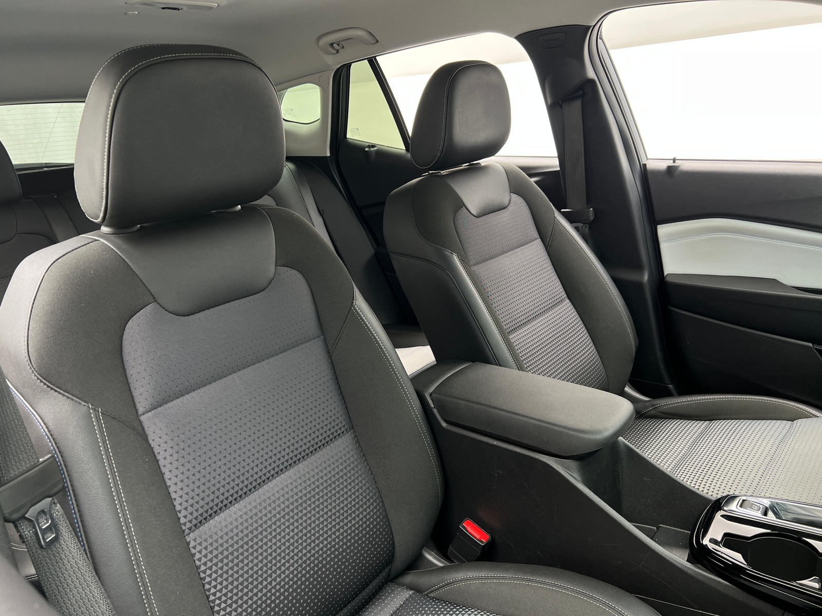 Thumbnail: 2025 Chevrolet Trax - 2