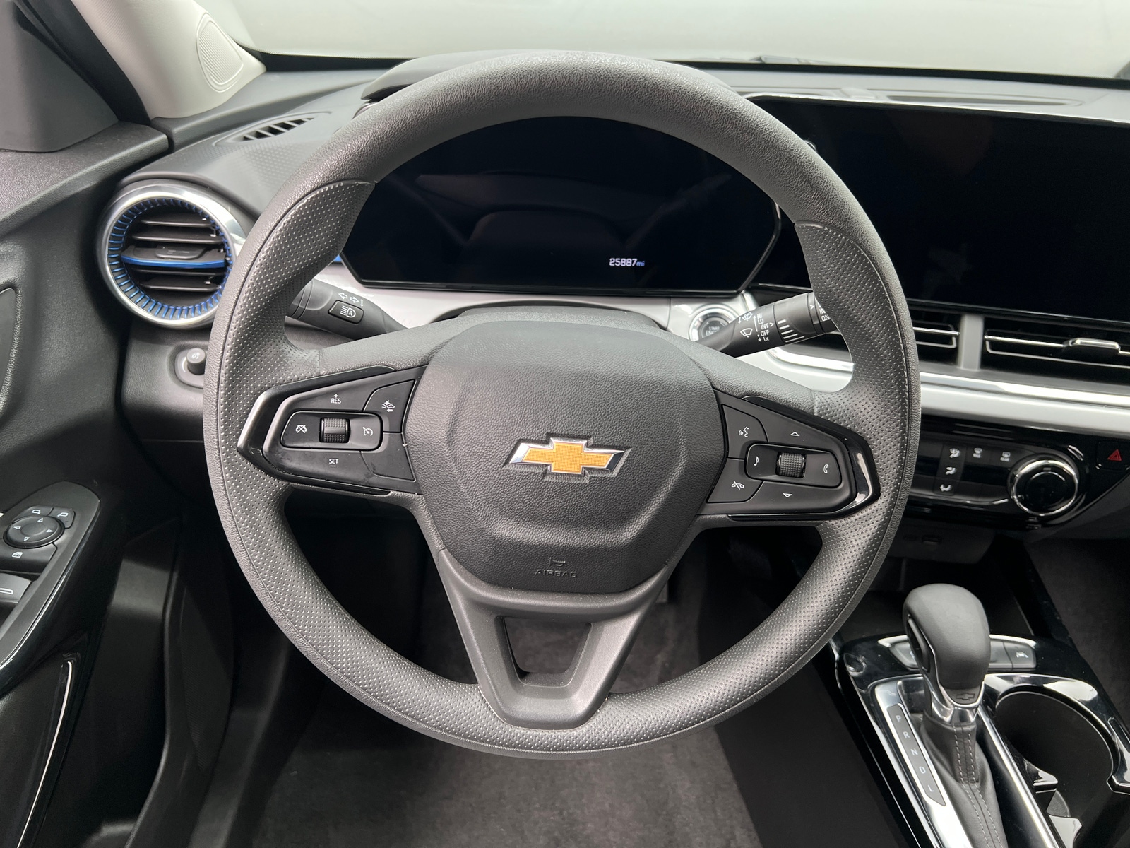 Thumbnail: 2025 Chevrolet Trax - 5