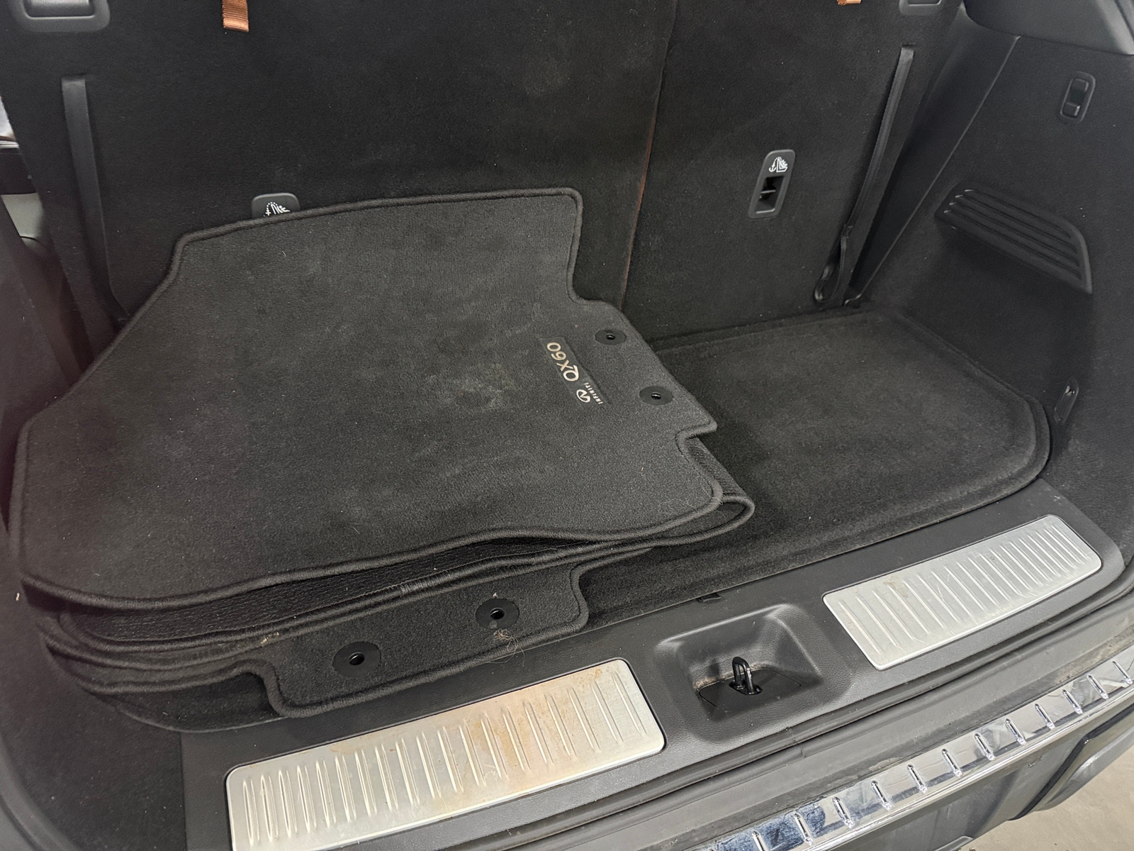 Thumbnail: 2024 INFINITI QX60 - 6