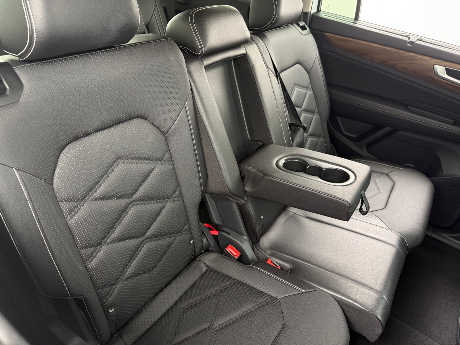 Thumbnail: 2025 Volkswagen Atlas - 5