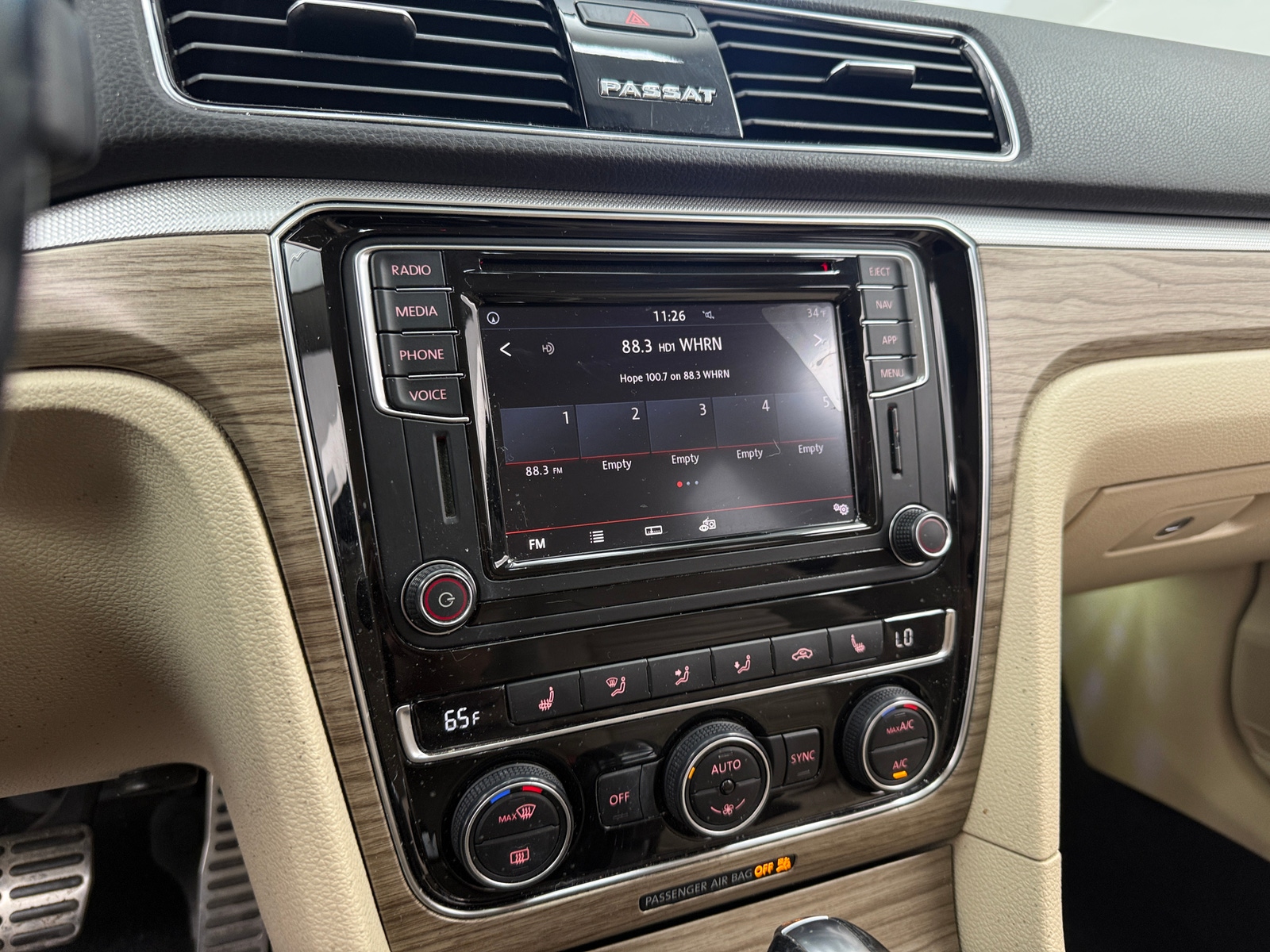 Thumbnail: 2018 Volkswagen Passat - 3