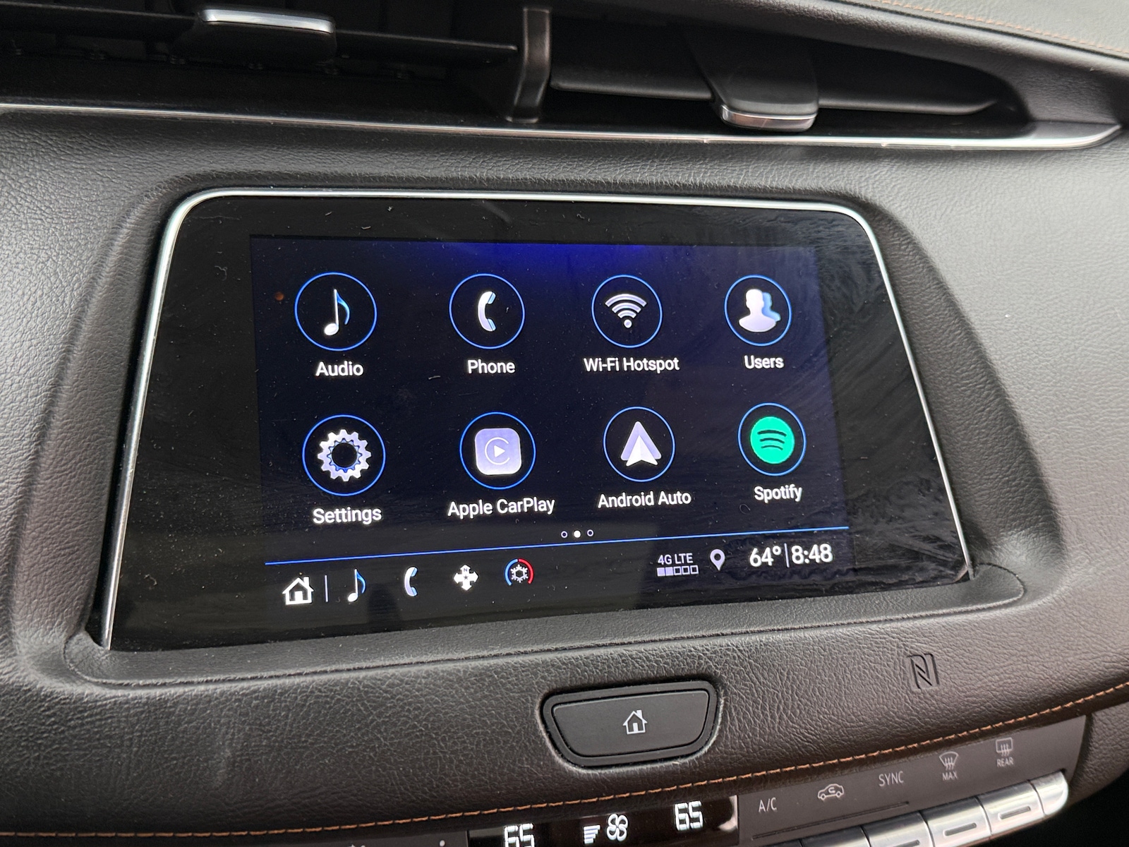 Thumbnail: 2019 Cadillac XT4 - 3