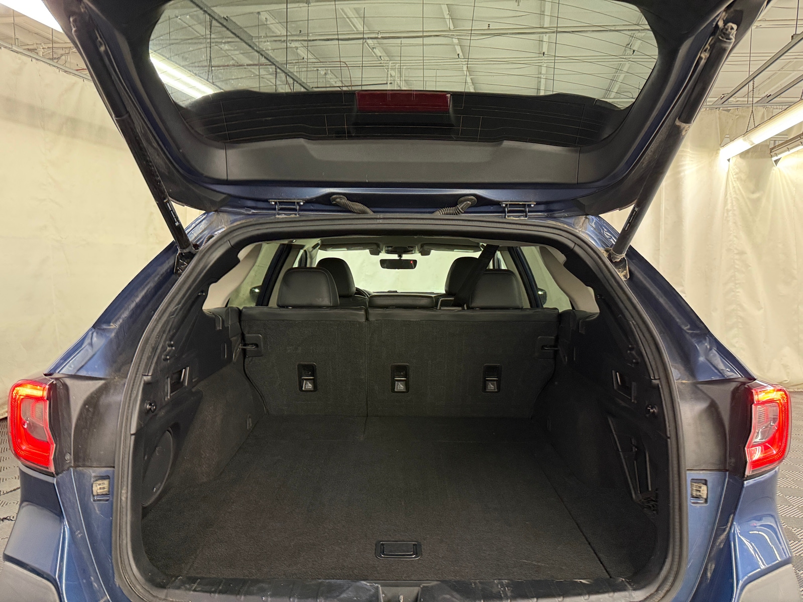 Thumbnail: 2020 Subaru Outback - 6