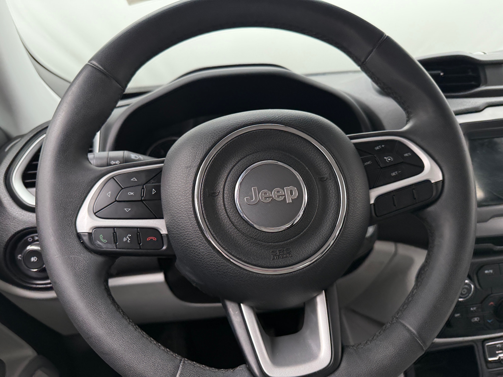 Thumbnail: 2018 Jeep Renegade - 5