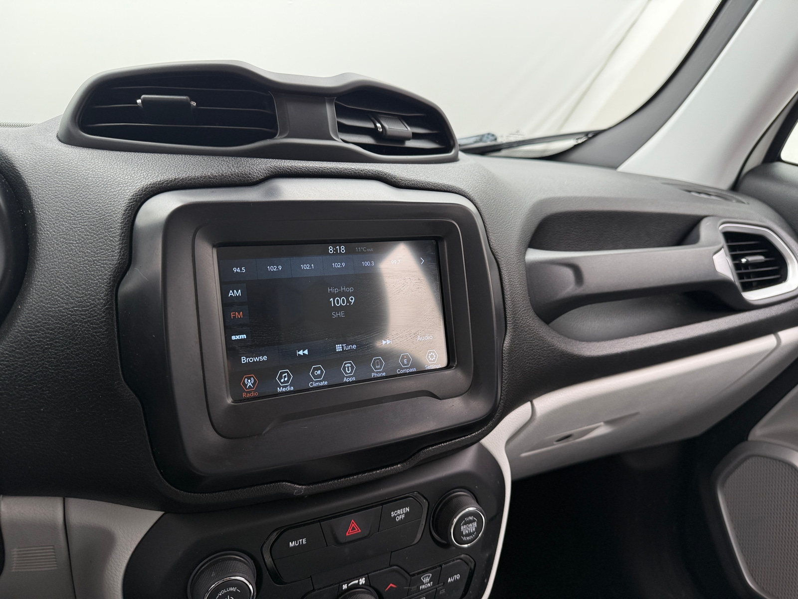 Thumbnail: 2018 Jeep Renegade - 4