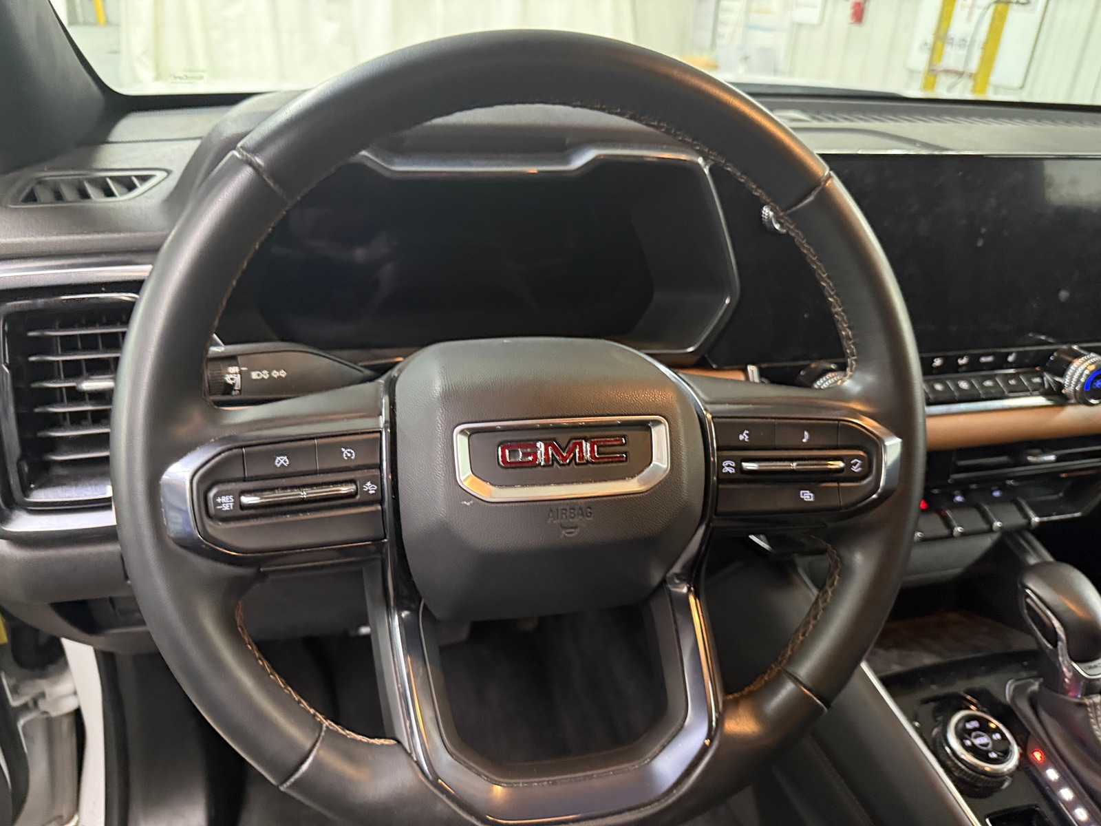 Thumbnail: 2023 GMC Canyon - 5