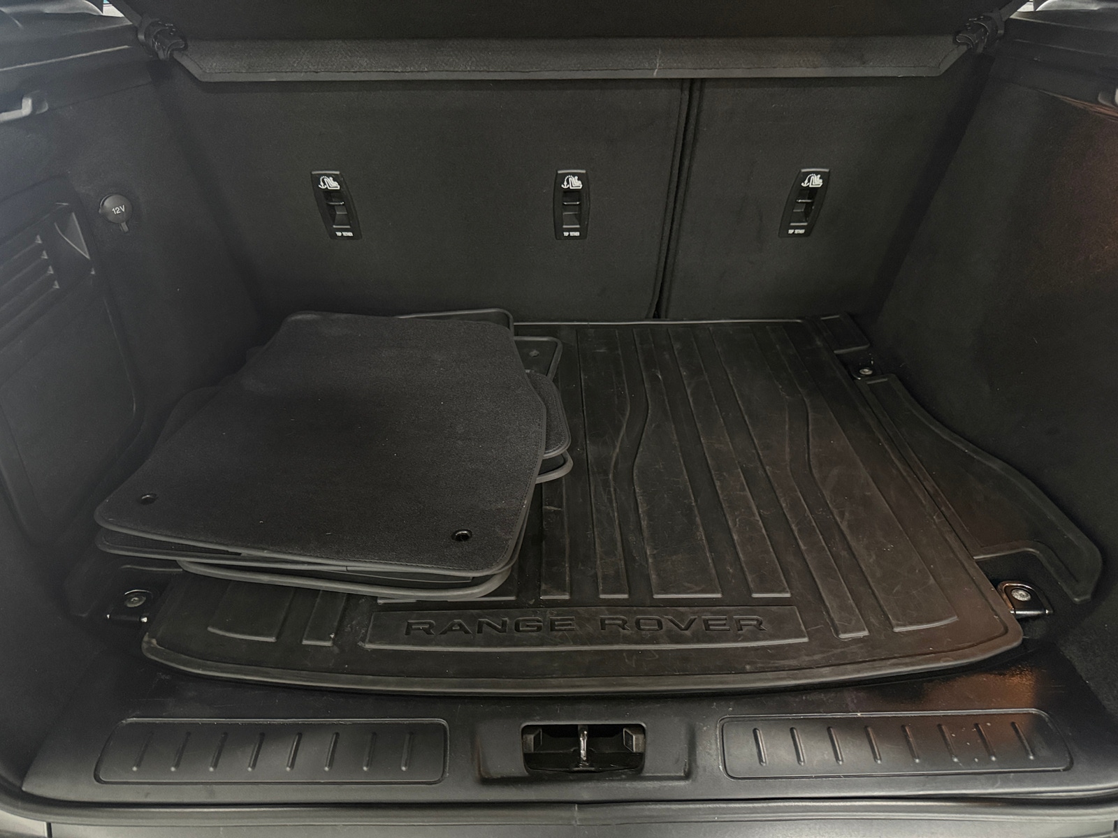 Thumbnail: 2017 Land Rover Range Rover Evoque - 6