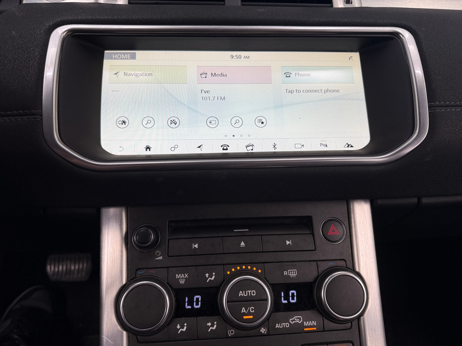 Thumbnail: 2017 Land Rover Range Rover Evoque - 3