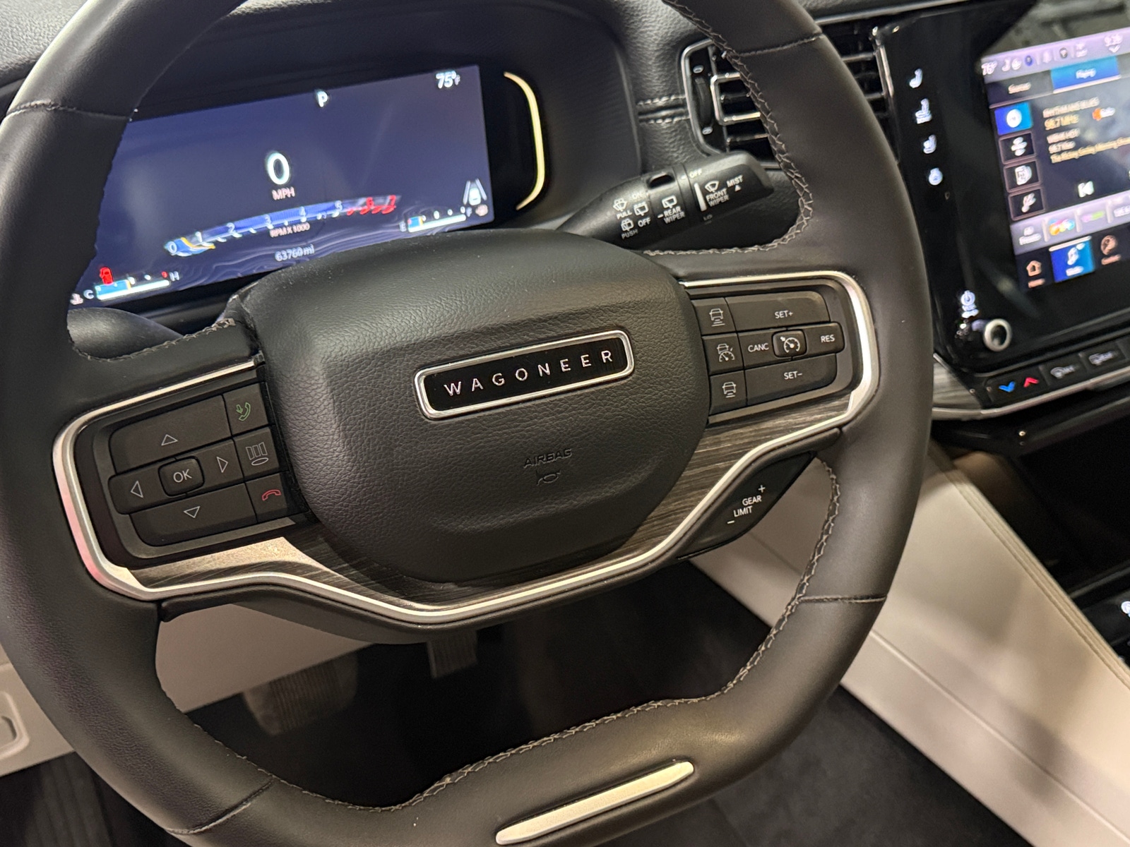 Thumbnail: 2023 Jeep Wagoneer - 4