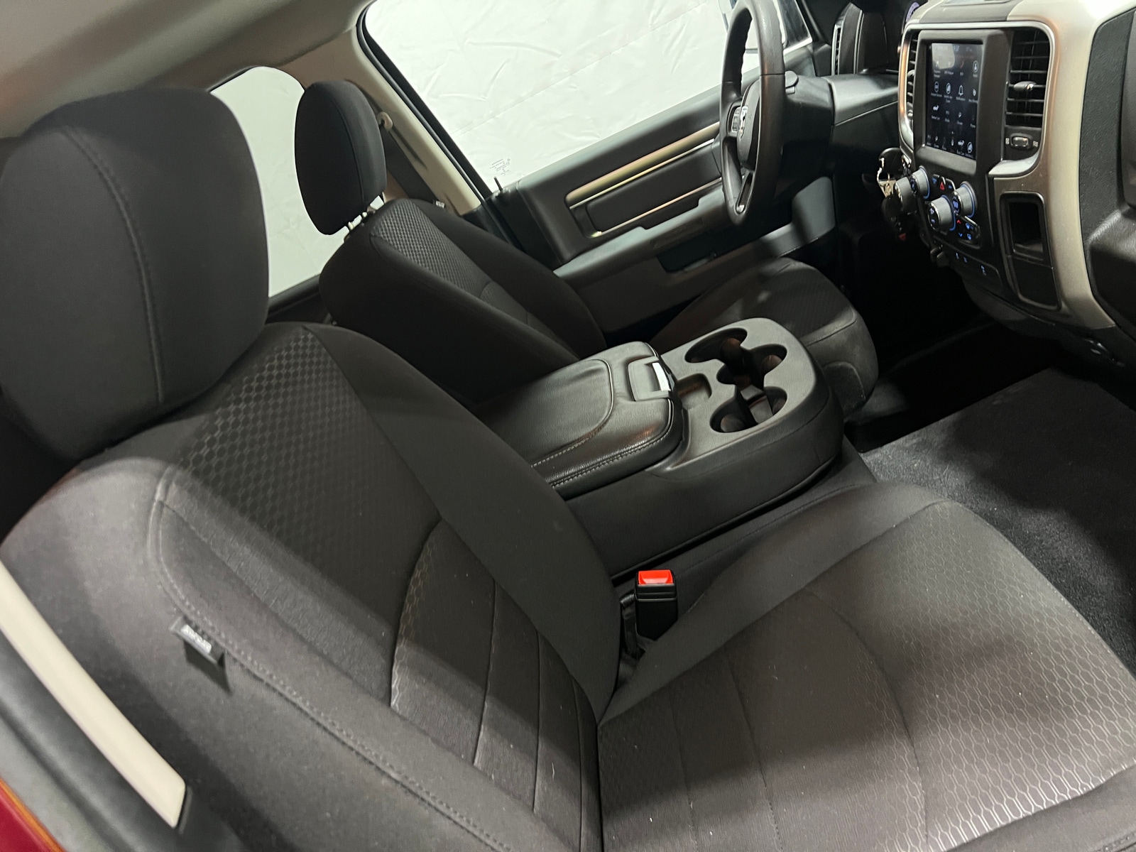 Thumbnail: 2020 RAM 1500 Classic - 2