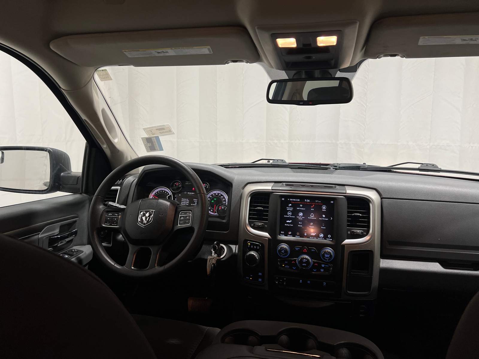 Thumbnail: 2020 RAM 1500 Classic - 3