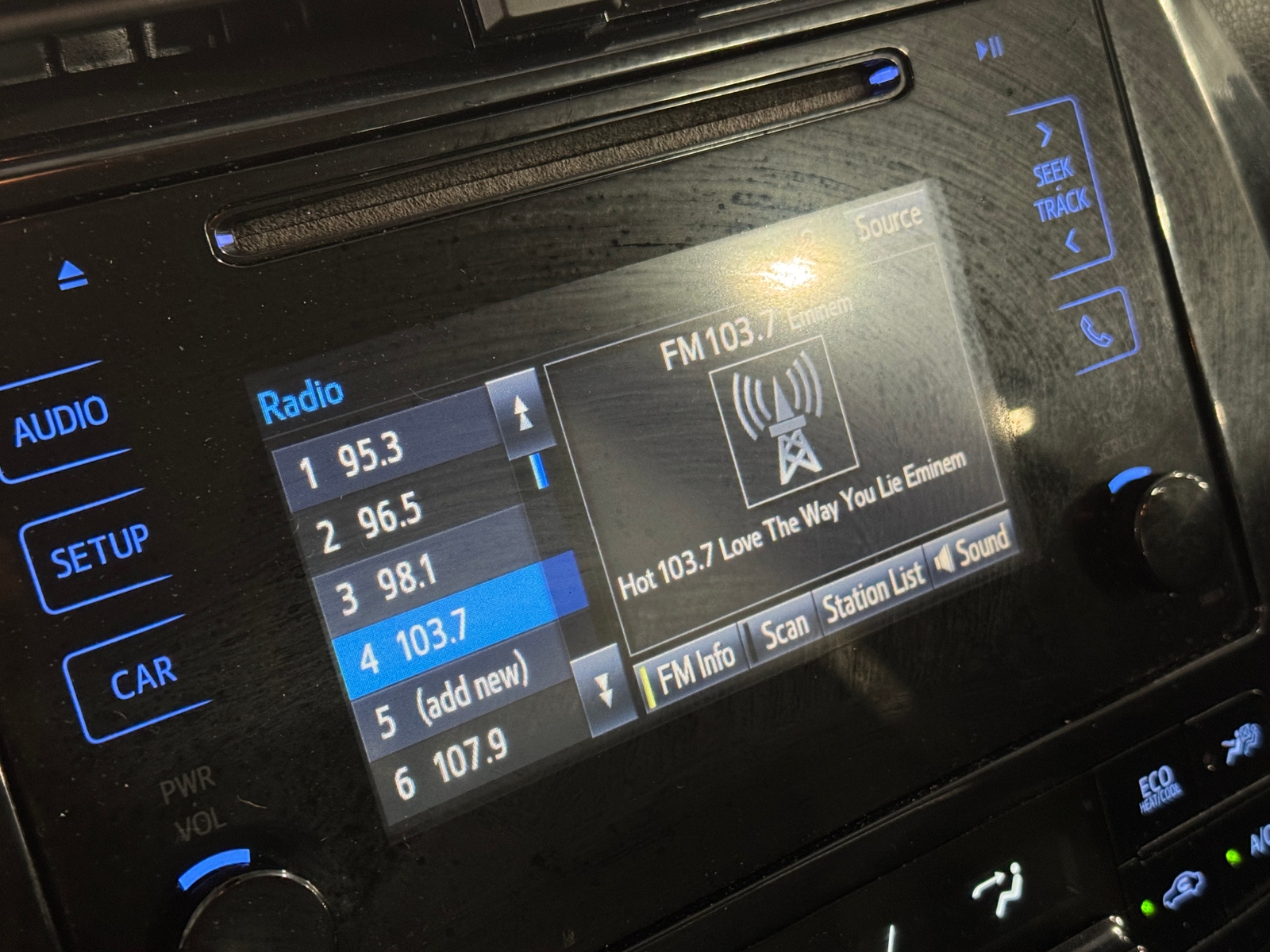 Thumbnail: 2018 Toyota Prius - 4