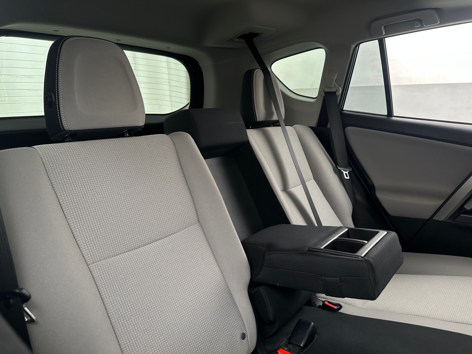 Thumbnail: 2017 Toyota RAV4 - 6