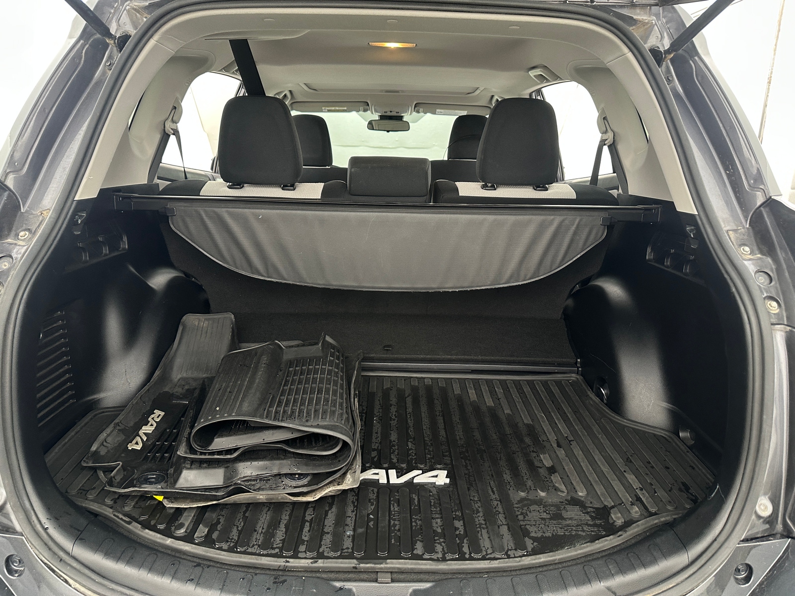 Thumbnail: 2017 Toyota RAV4 - 7