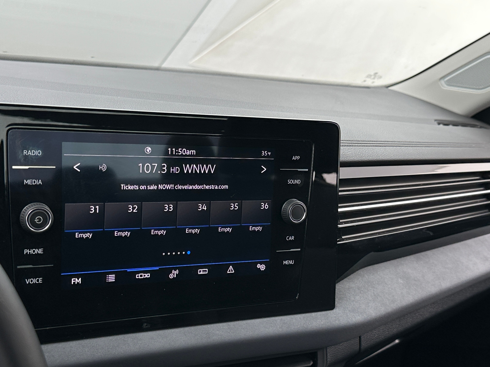 Thumbnail: 2025 Volkswagen Jetta - 3