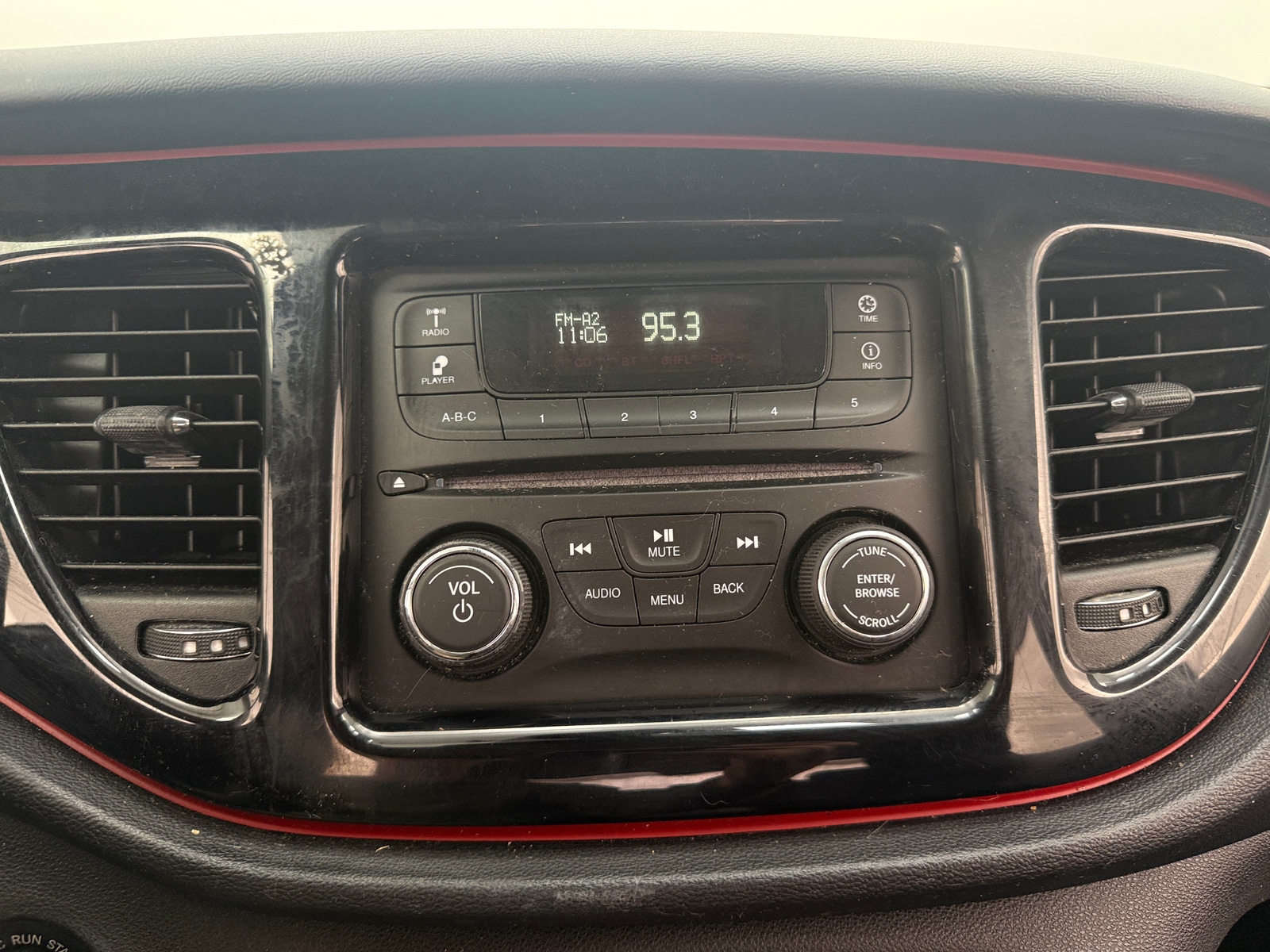 Thumbnail: 2016 Dodge Dart - 4