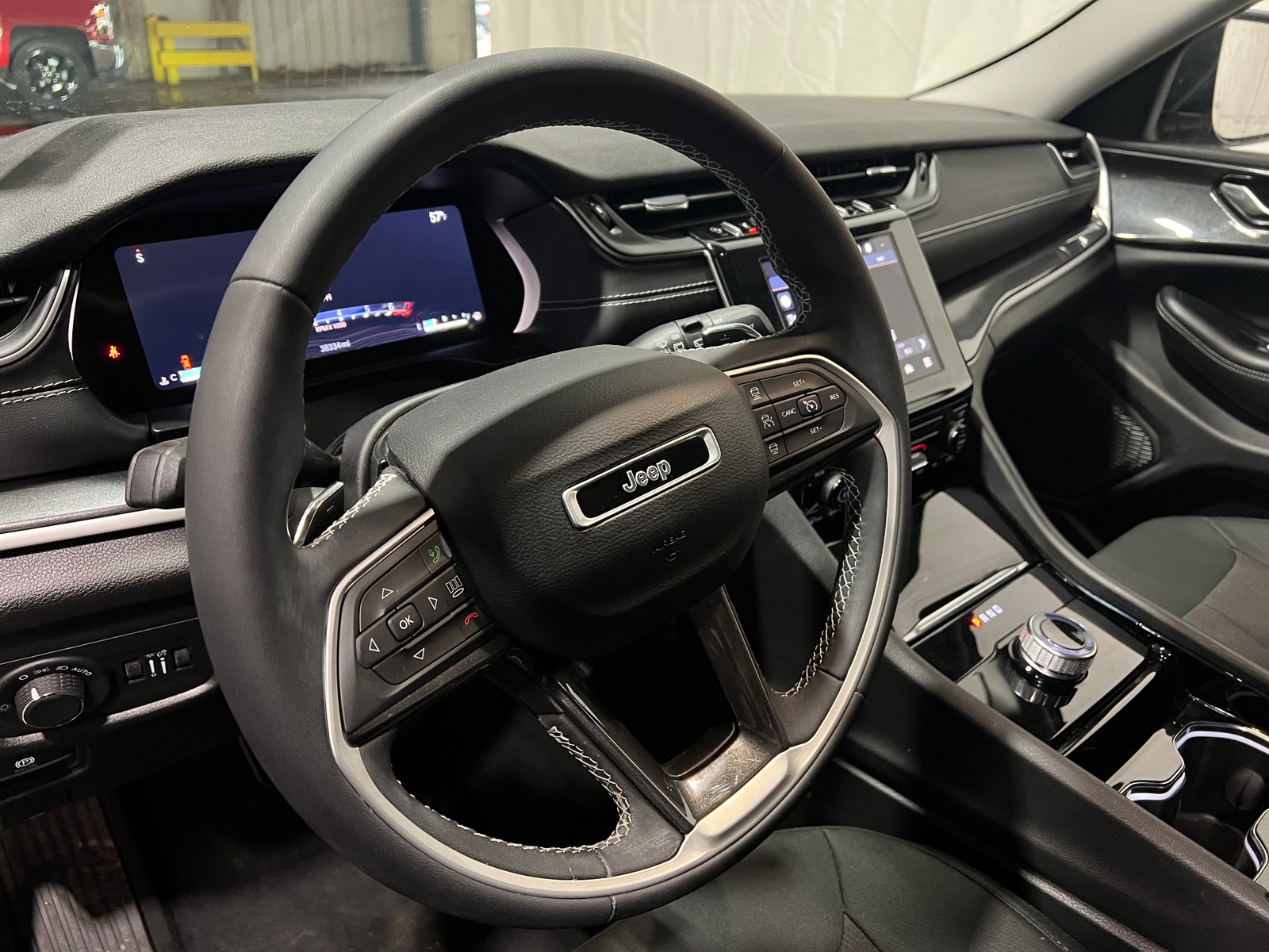 Thumbnail: 2023 Jeep Grand Cherokee - 5