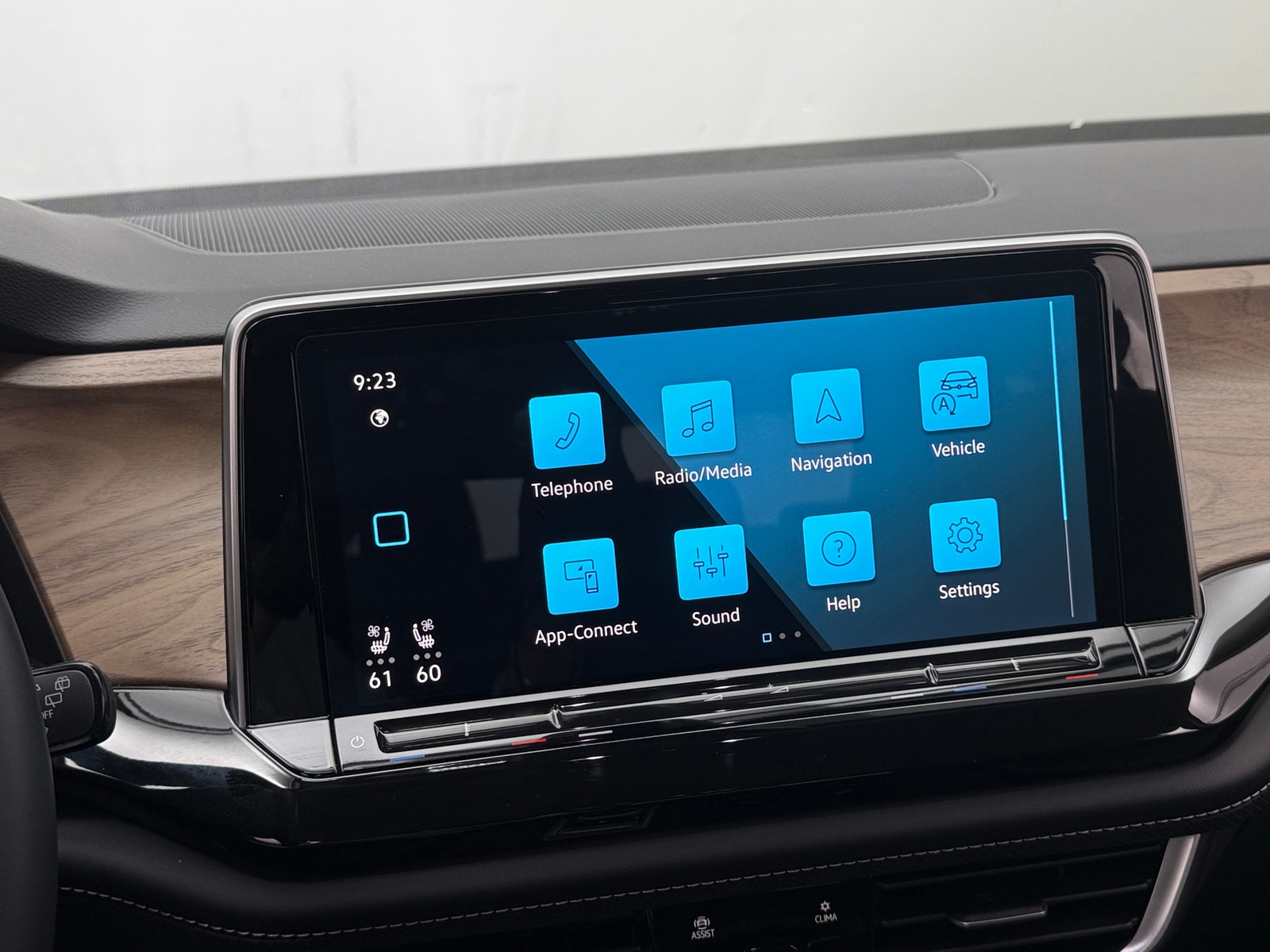 Thumbnail: 2025 Volkswagen Atlas - 3