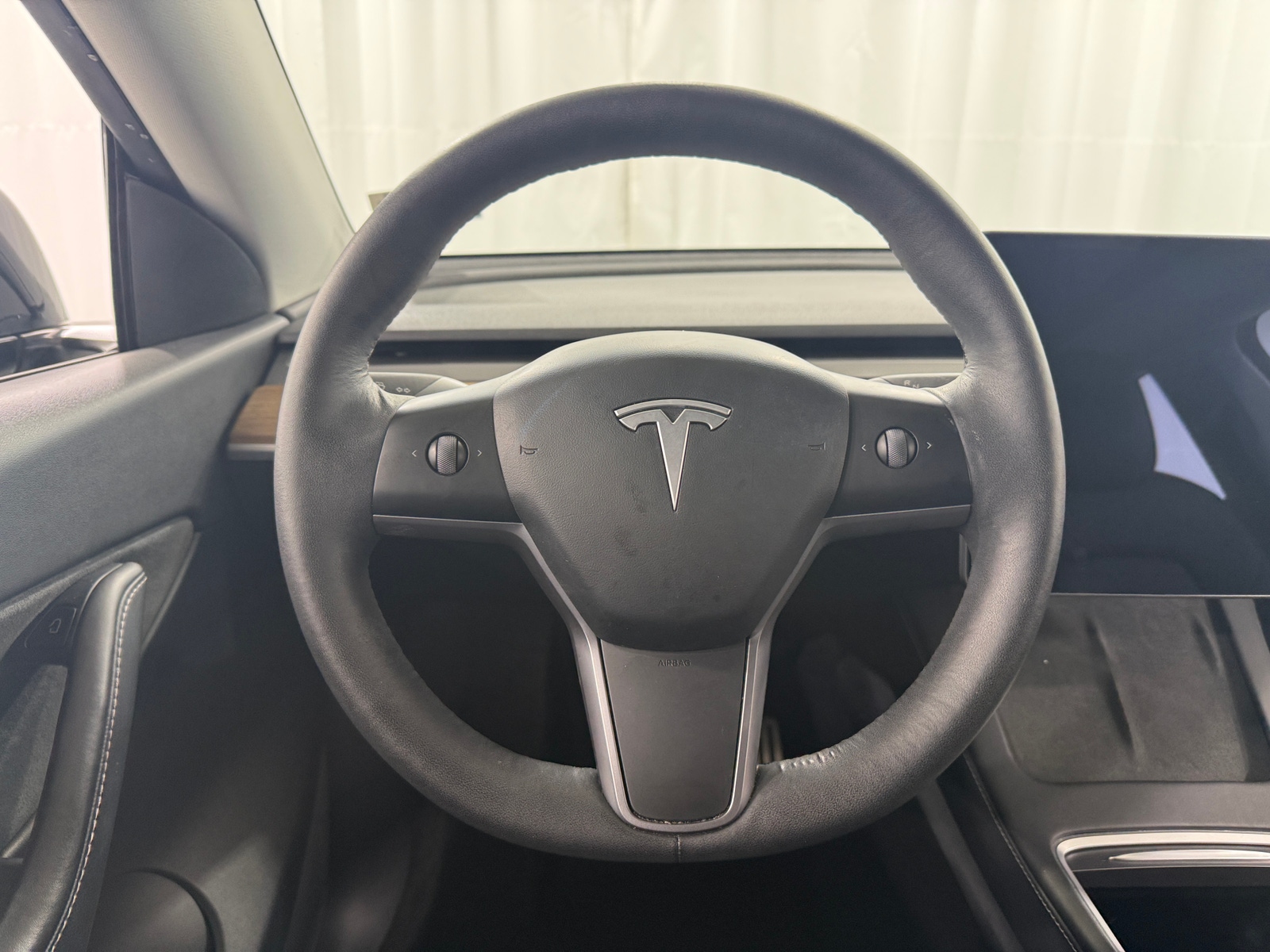 Thumbnail: 2022 Tesla Model Y - 4