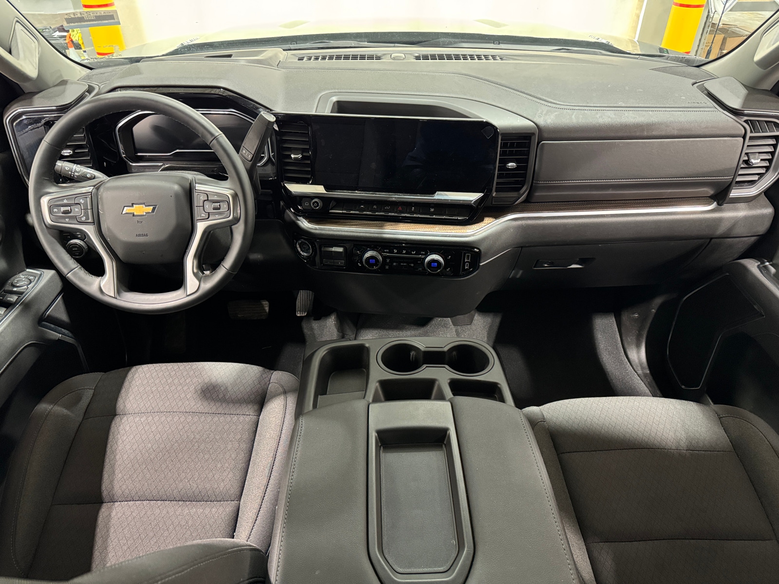 Thumbnail: 2025 Chevrolet Silverado 1500 - 3