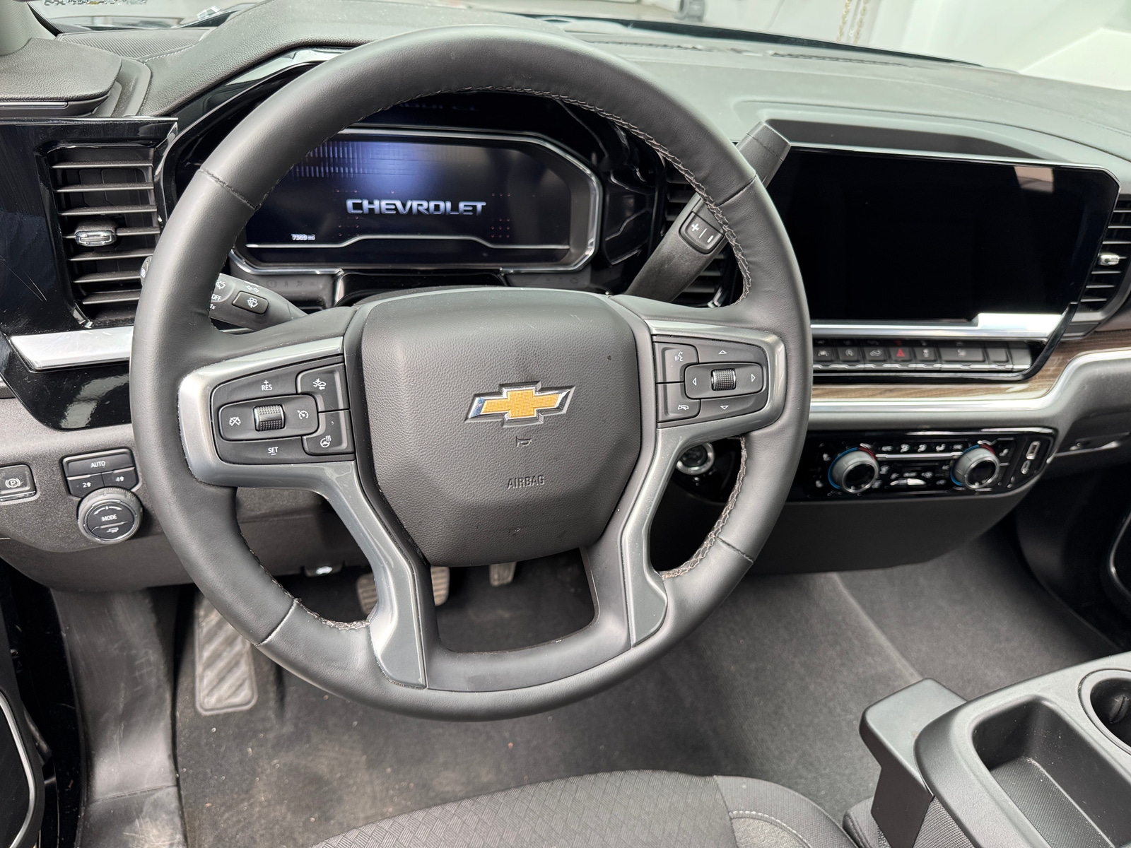 Thumbnail: 2025 Chevrolet Silverado 1500 - 5