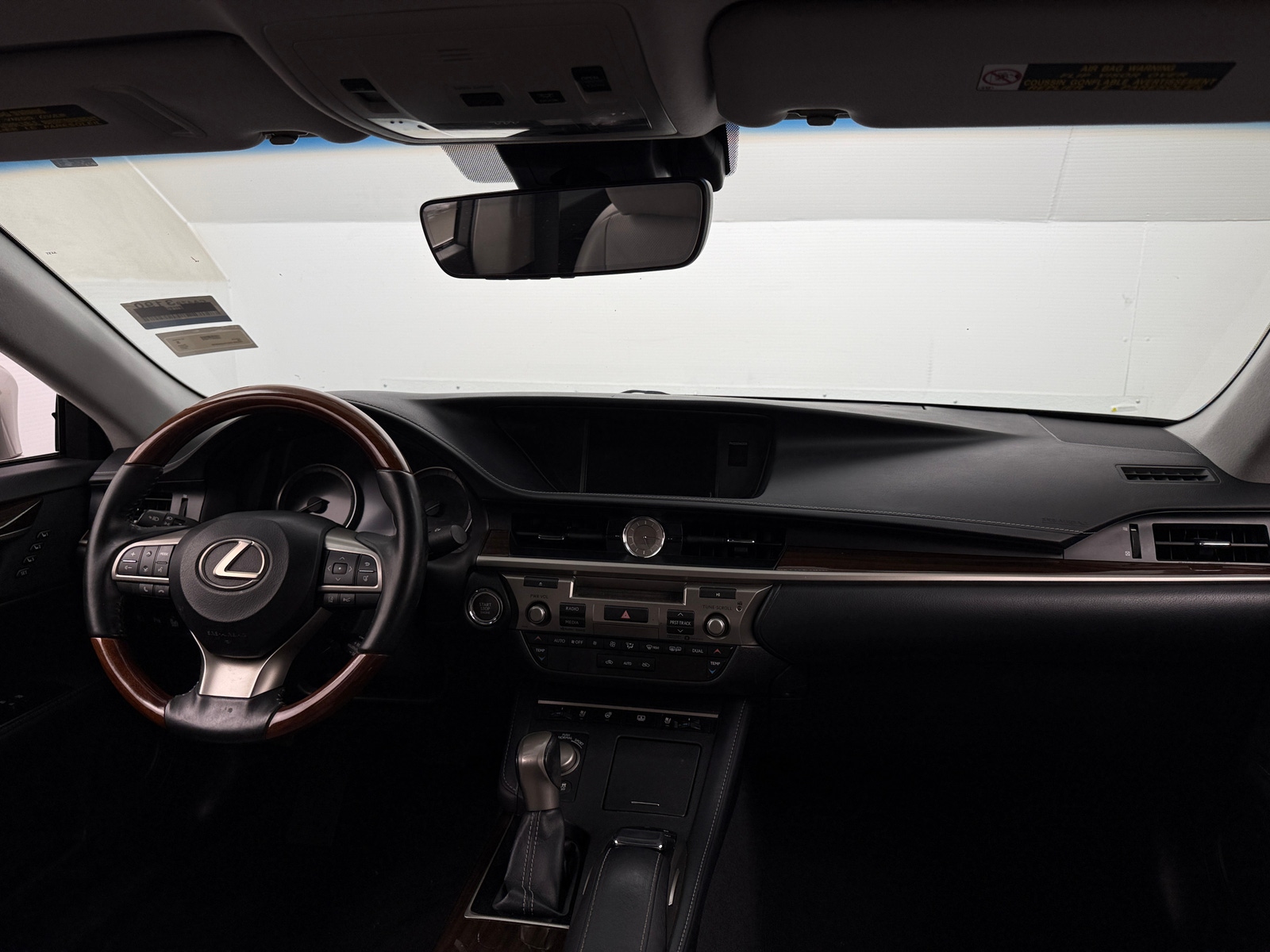 Thumbnail: 2017 Lexus ES - 2