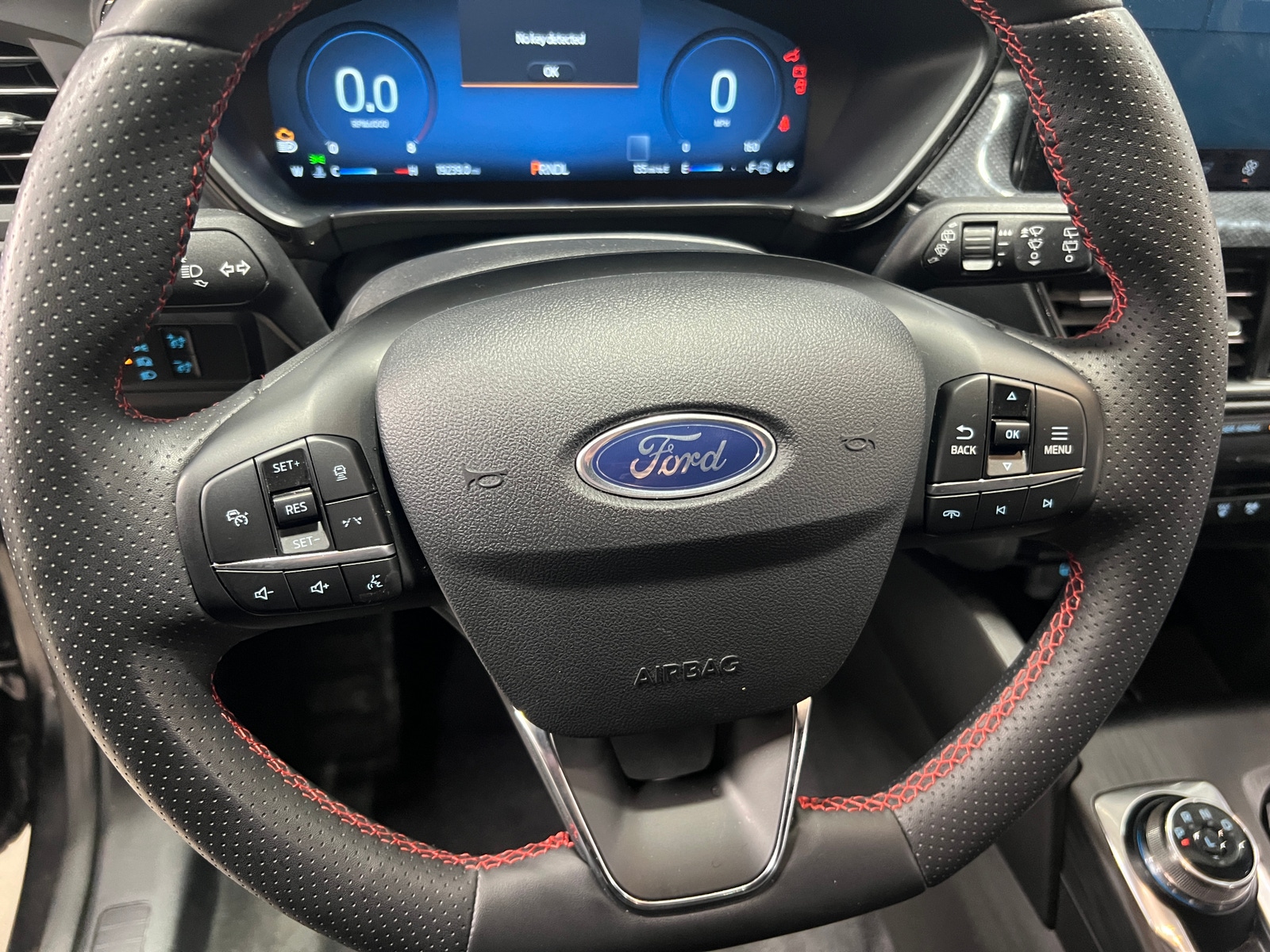 Thumbnail: 2023 Ford Escape - 4