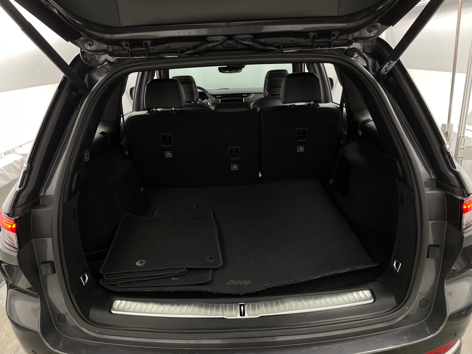 Thumbnail: 2025 Jeep Grand Cherokee - 6