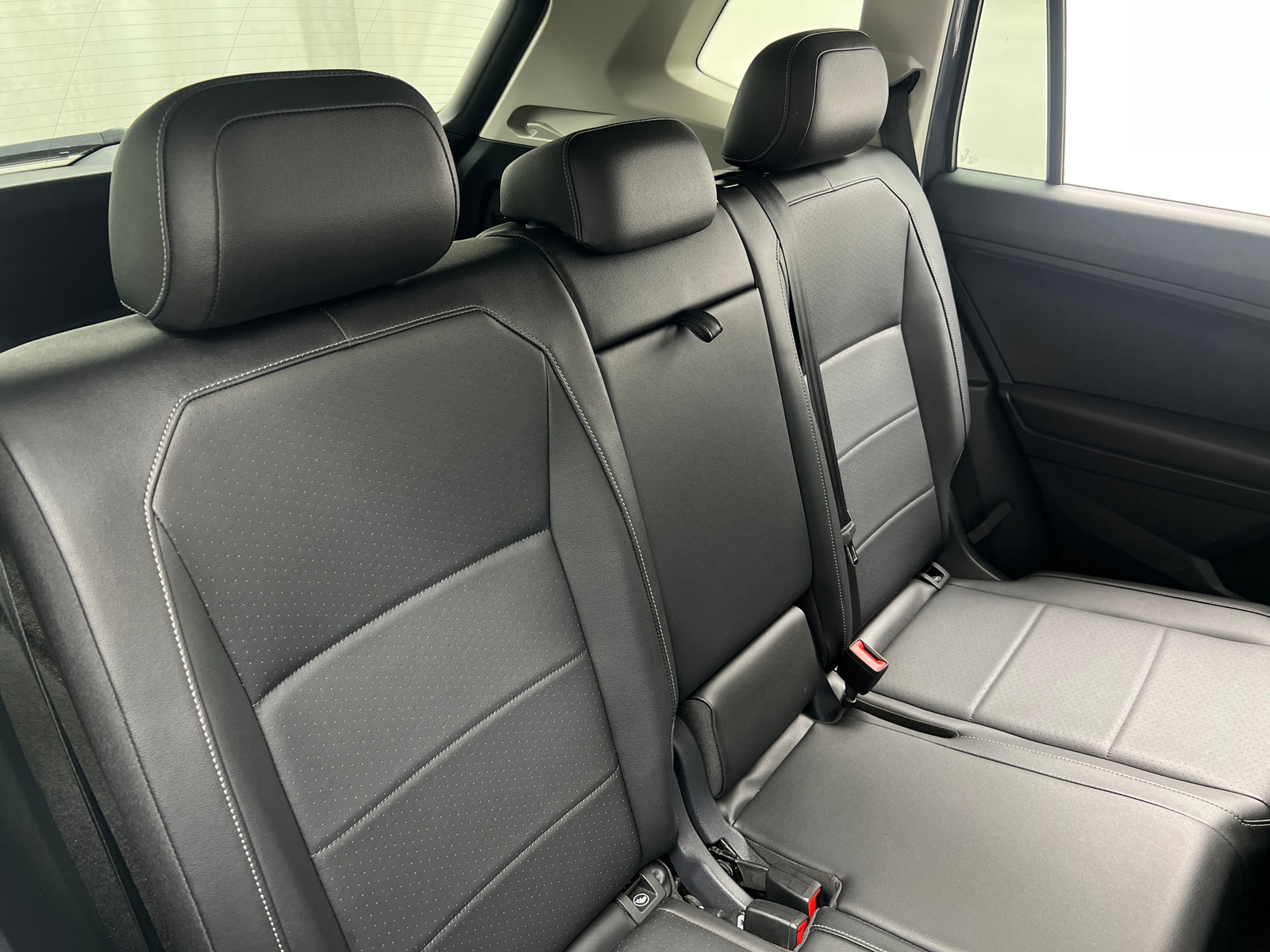 Thumbnail: 2018 Volkswagen Tiguan - 5