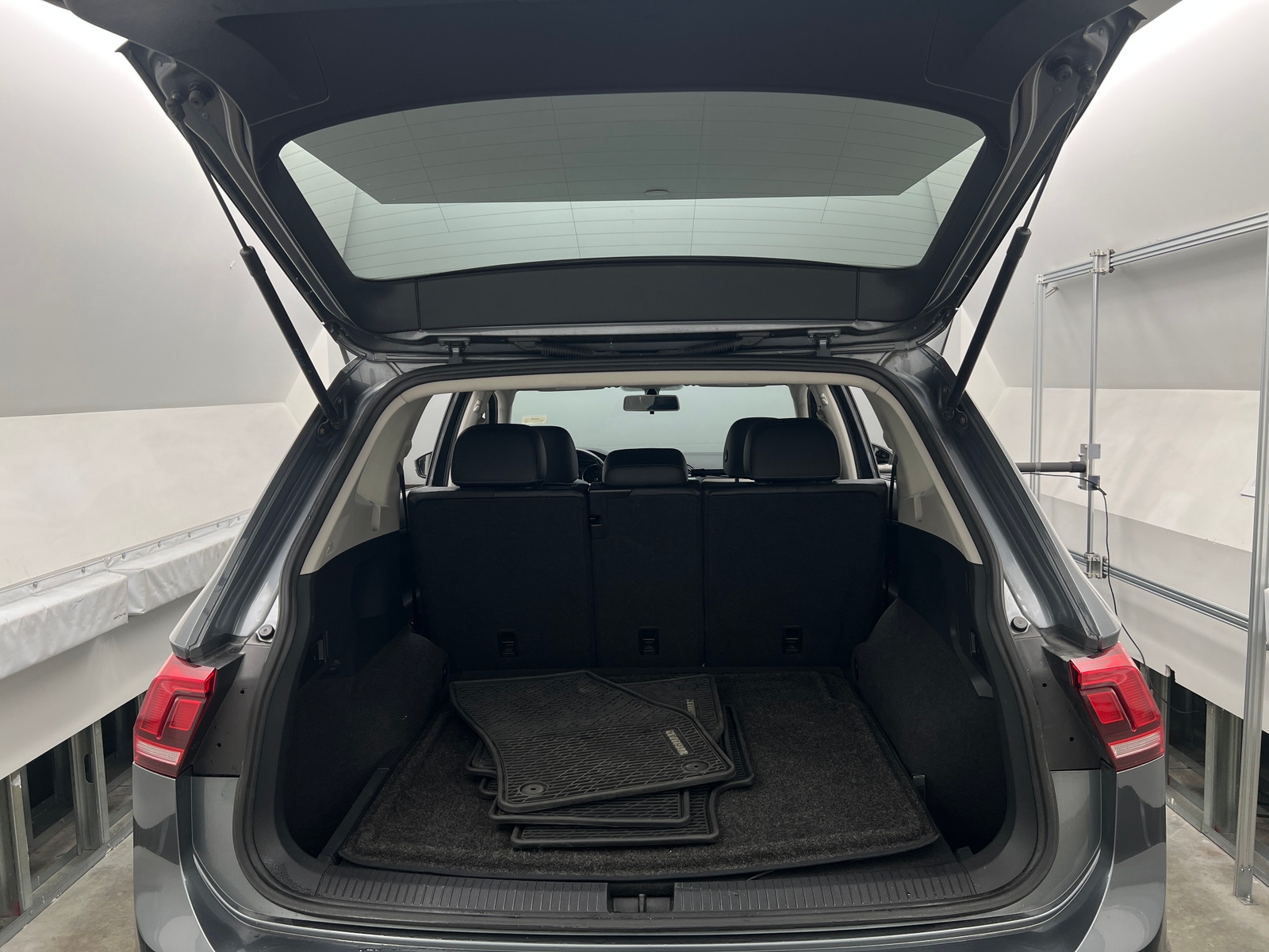 Thumbnail: 2018 Volkswagen Tiguan - 6