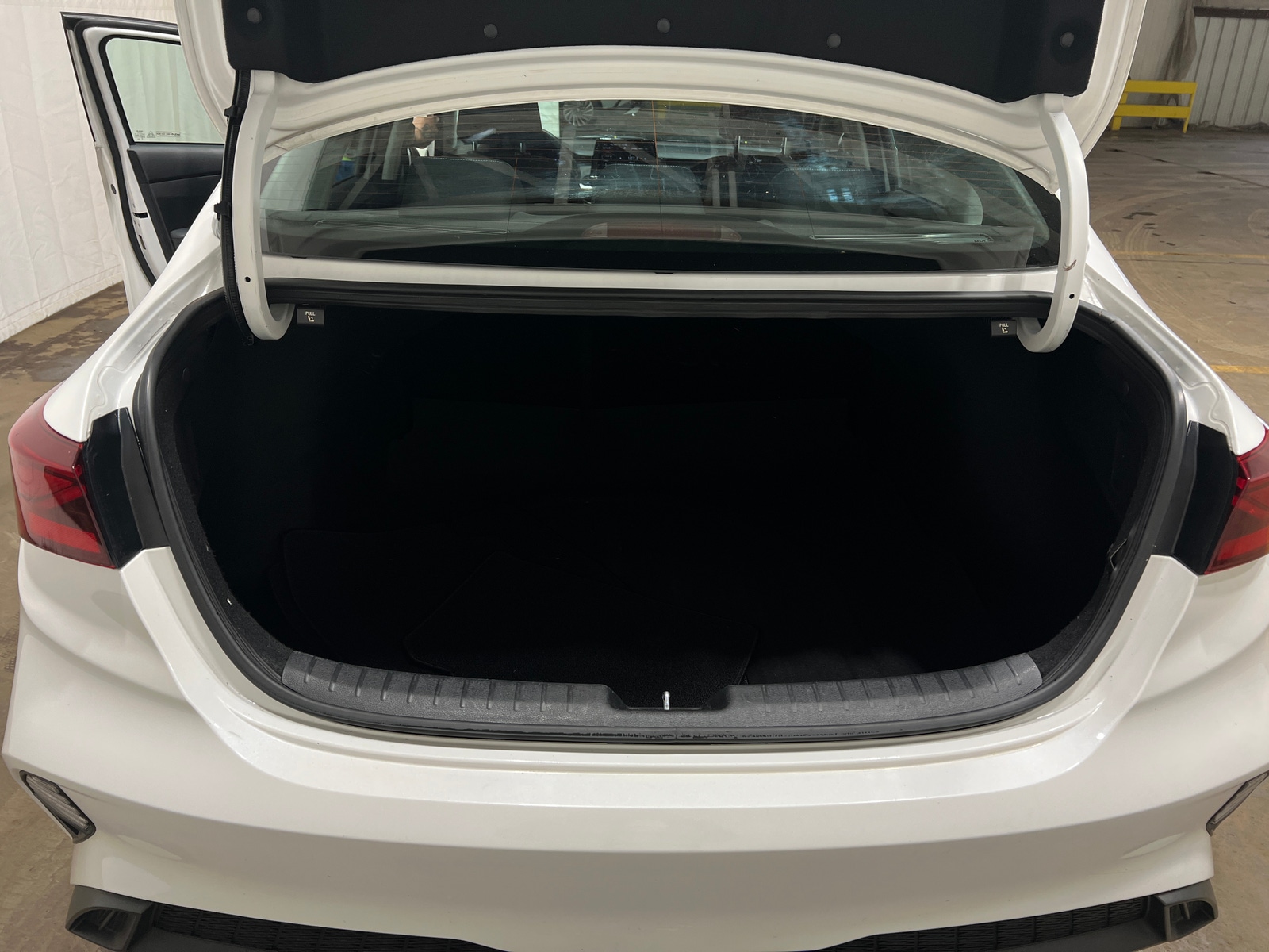 Thumbnail: 2023 Kia Forte - 7