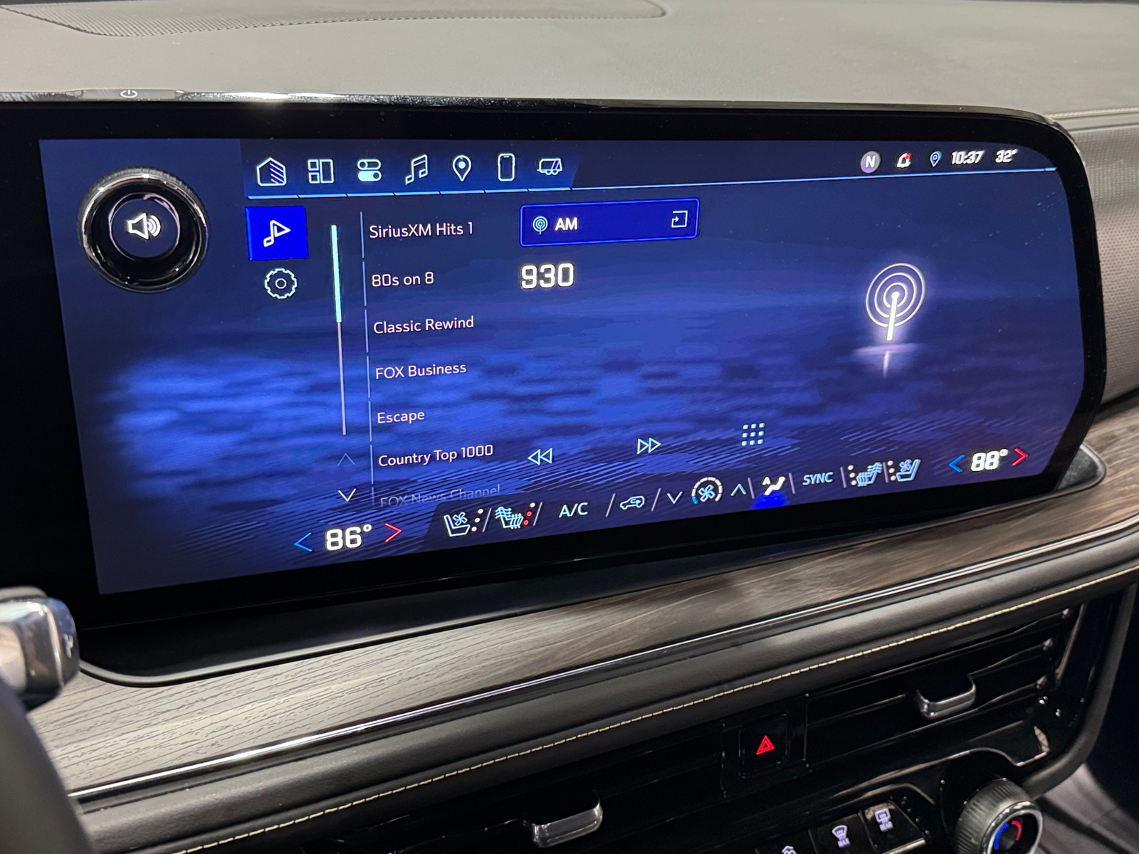 Thumbnail: 2025 Chevrolet Tahoe - 3